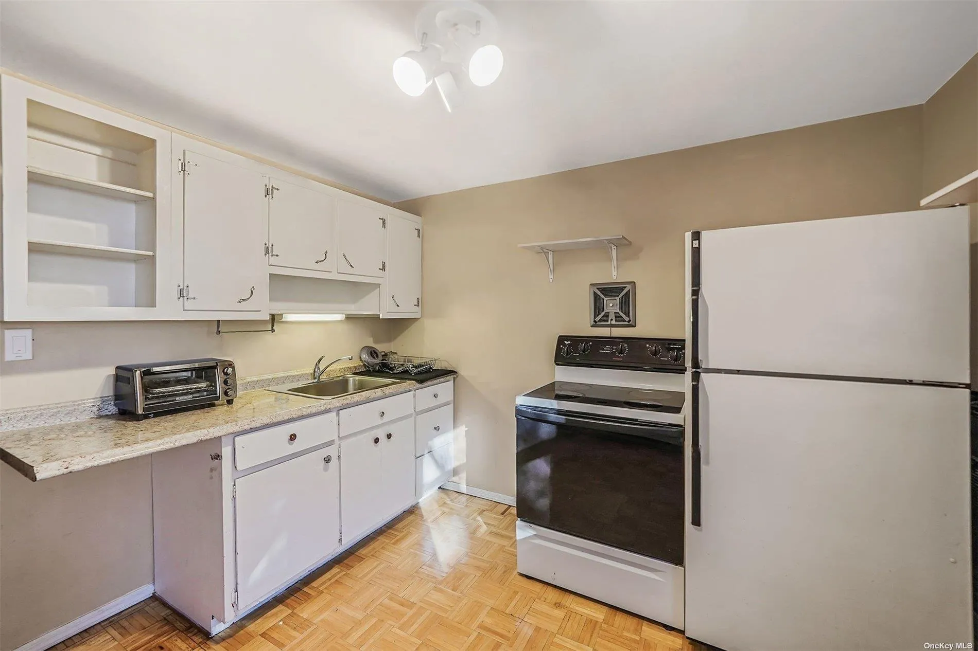 10 Marchant Drive, Smithtown, NY, 3 Bedrooms Bedrooms, 10 Rooms Rooms,3 BathroomsBathrooms,Residential,For Rent,Marchant,0,L3591496 10 Marchant Drive, Smithtown, NY, 3 Bedrooms Bedrooms, 10 Rooms Rooms,3 BathroomsBathrooms,Residential,For Rent,Marchant,0,L3591496