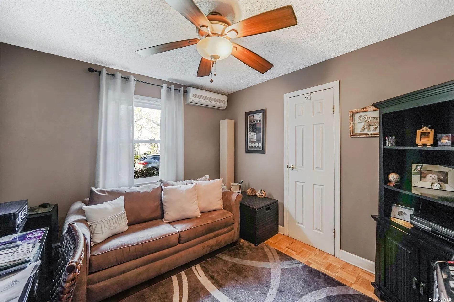 10 Marchant Drive, Smithtown, NY, 3 Bedrooms Bedrooms, 10 Rooms Rooms,3 BathroomsBathrooms,Residential,For Rent,Marchant,0,L3591496 10 Marchant Drive, Smithtown, NY, 3 Bedrooms Bedrooms, 10 Rooms Rooms,3 BathroomsBathrooms,Residential,For Rent,Marchant,0,L3591496