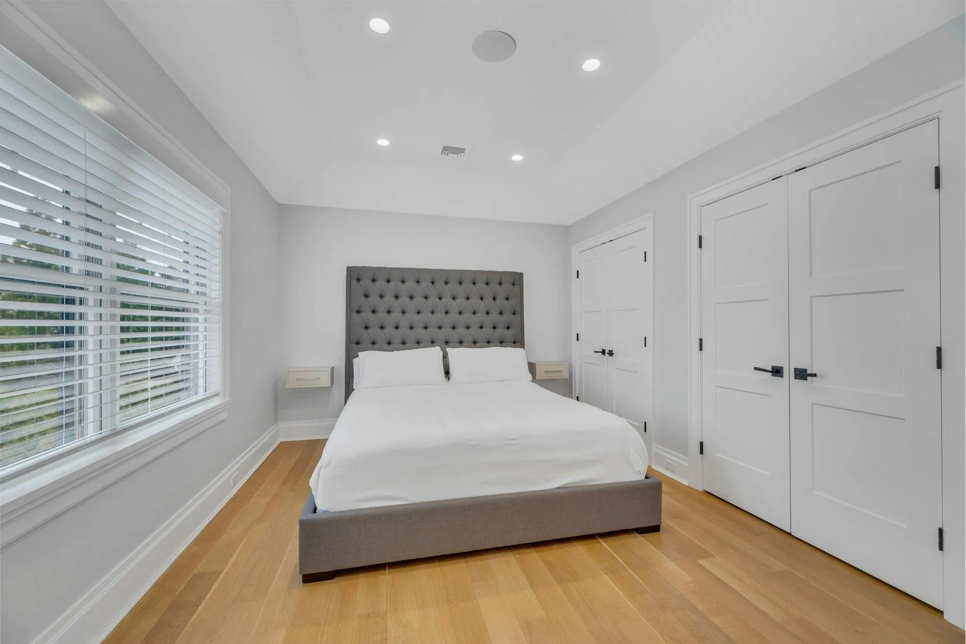 Ensuite Bedroom 1 - Photo 1 Ensuite Bedroom 1 - Photo 1