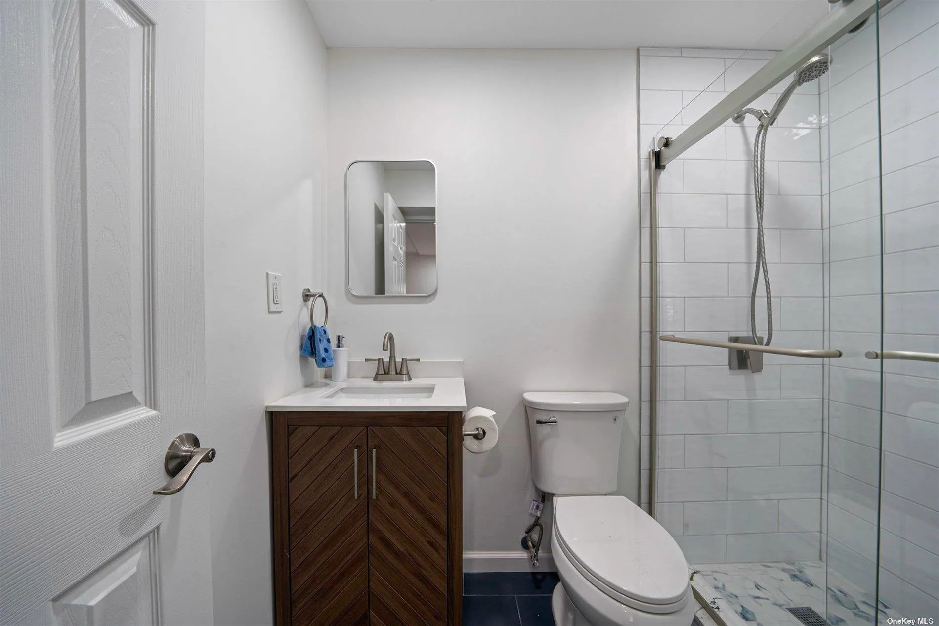 6 Rolling Hill Road, Southampton, NY, 3 Bedrooms Bedrooms, 7 Rooms Rooms,3 BathroomsBathrooms,Residential Lease,For Rent,Rolling Hill,0,L3592879 6 Rolling Hill Road, Southampton, NY, 3 Bedrooms Bedrooms, 7 Rooms Rooms,3 BathroomsBathrooms,Residential Lease,For Rent,Rolling Hill,0,L3592879