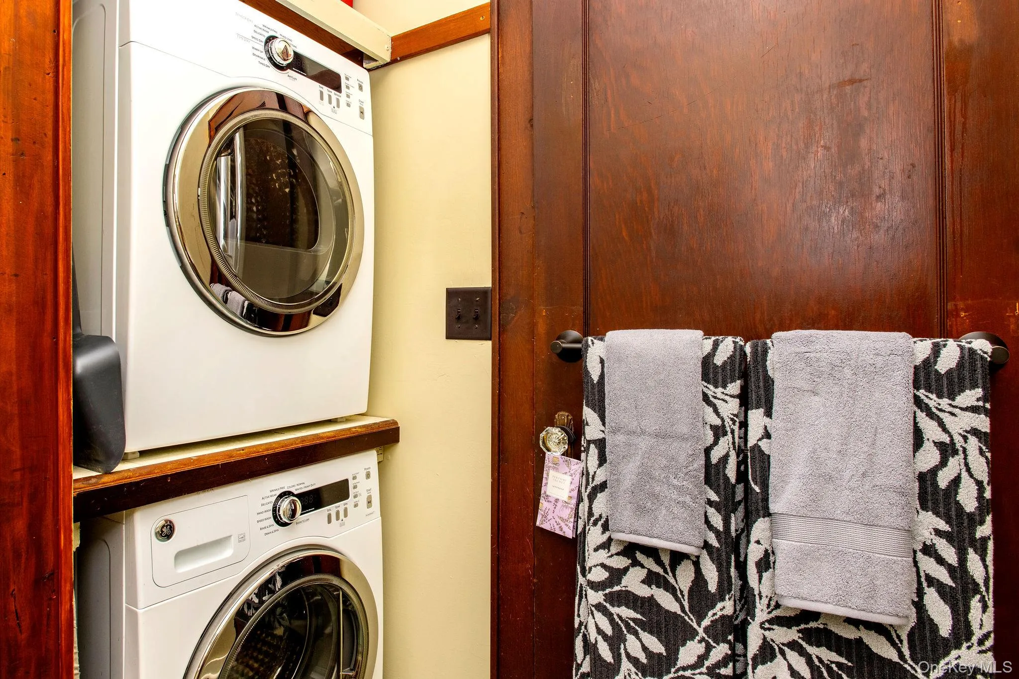 Full bathroom with shower, in-unit washer and dryer, and convenient everyday functionality. Full bathroom with shower, in-unit washer and dryer, and convenient everyday functionality.
