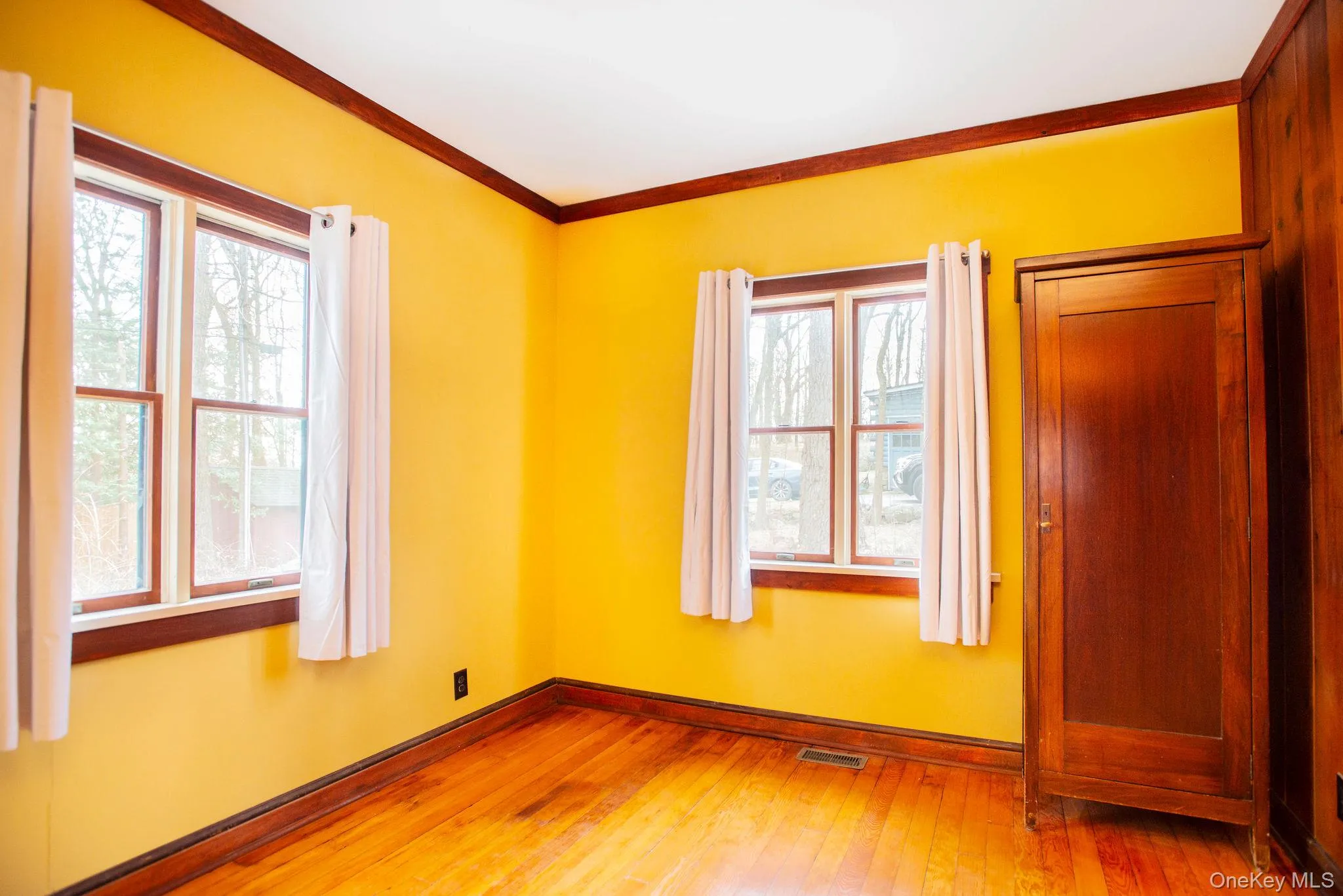 Spacious main bedroom. Spacious main bedroom.