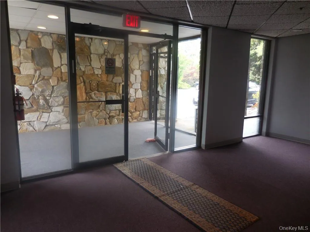 Common entry foyer. Common entry foyer.
