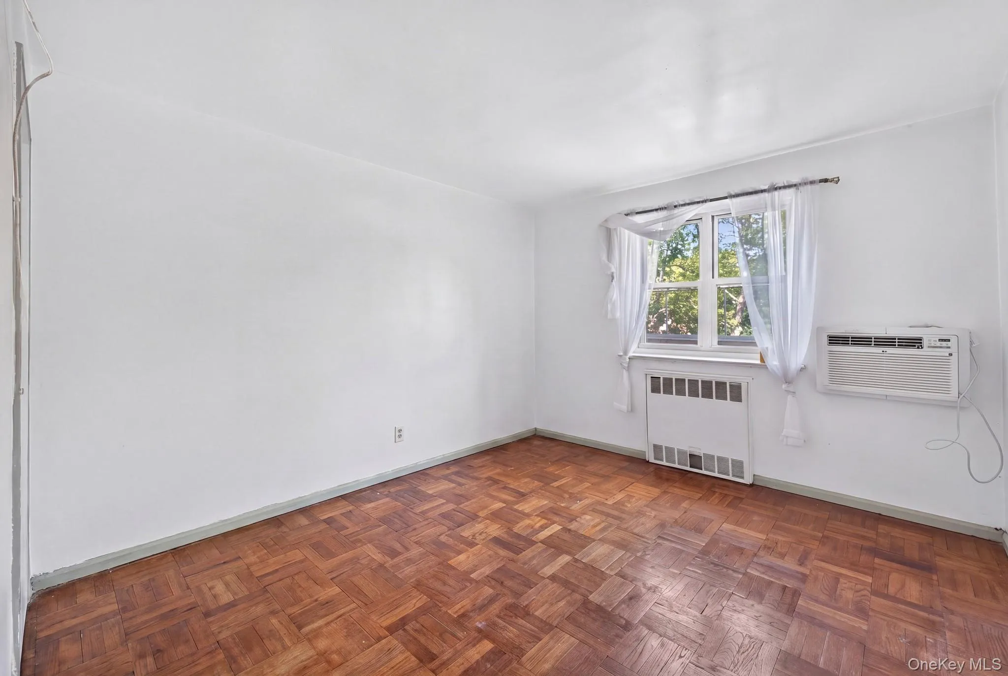 153-25 88th St, New York, NY, 2 Bedrooms Bedrooms, 6 Rooms Rooms,2 BathroomsBathrooms,Residential,For Rent,88th St,0,803332 153-25 88th St, New York, NY, 2 Bedrooms Bedrooms, 6 Rooms Rooms,2 BathroomsBathrooms,Residential,For Rent,88th St,0,803332