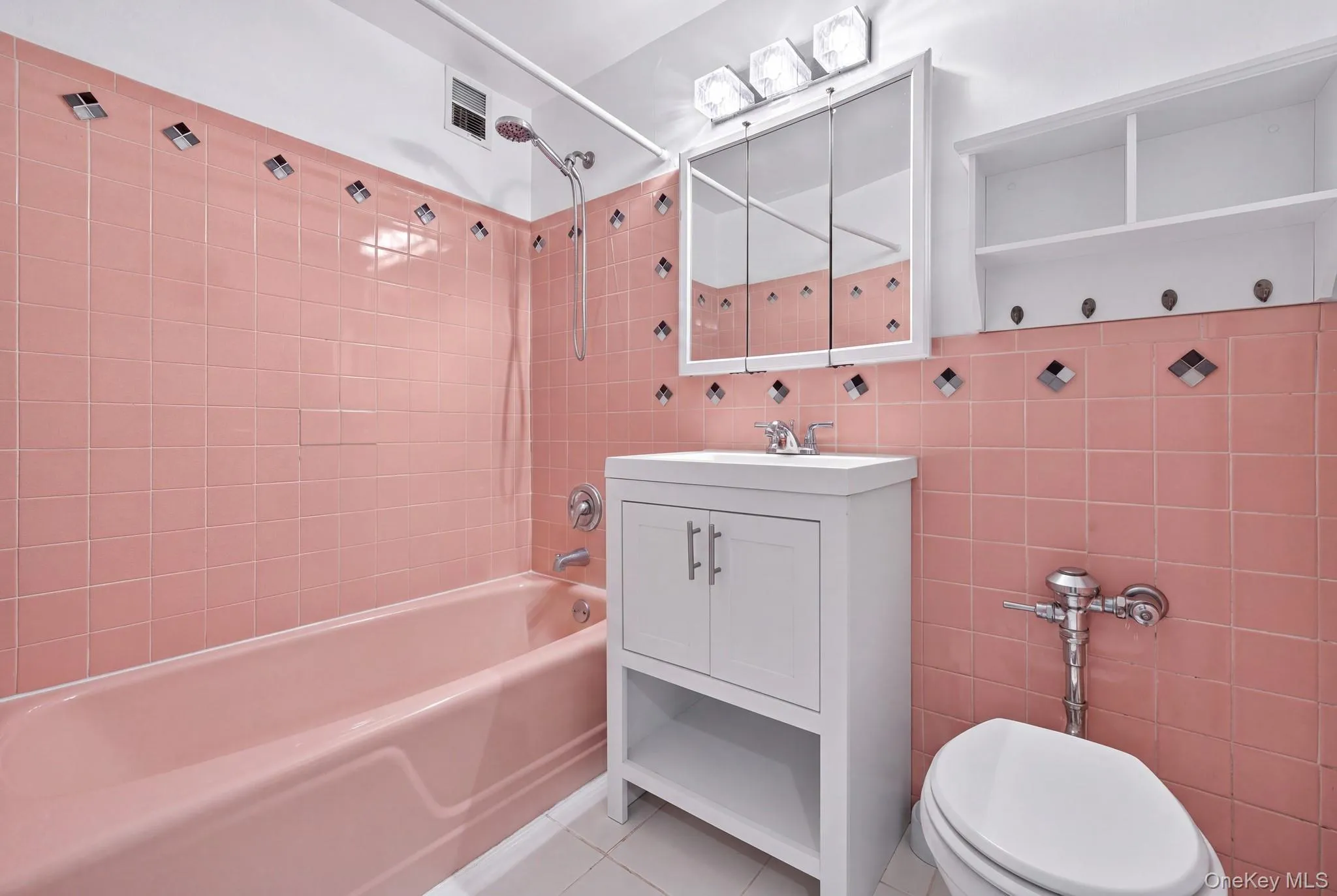 153-25 88th St, New York, NY, 2 Bedrooms Bedrooms, 6 Rooms Rooms,2 BathroomsBathrooms,Residential,For Rent,88th St,0,803332 153-25 88th St, New York, NY, 2 Bedrooms Bedrooms, 6 Rooms Rooms,2 BathroomsBathrooms,Residential,For Rent,88th St,0,803332