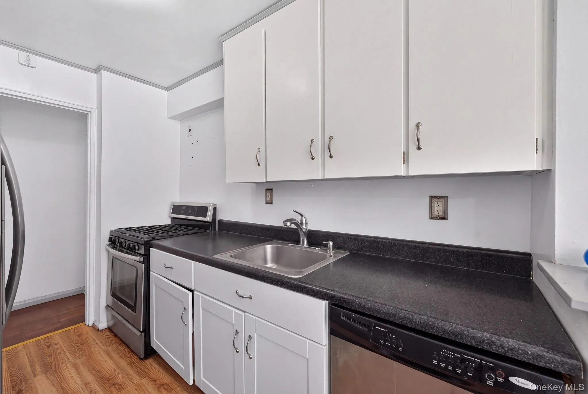 153-25 88th St, New York, NY, 2 Bedrooms Bedrooms, 6 Rooms Rooms,2 BathroomsBathrooms,Residential,For Rent,88th St,0,803332 153-25 88th St, New York, NY, 2 Bedrooms Bedrooms, 6 Rooms Rooms,2 BathroomsBathrooms,Residential,For Rent,88th St,0,803332