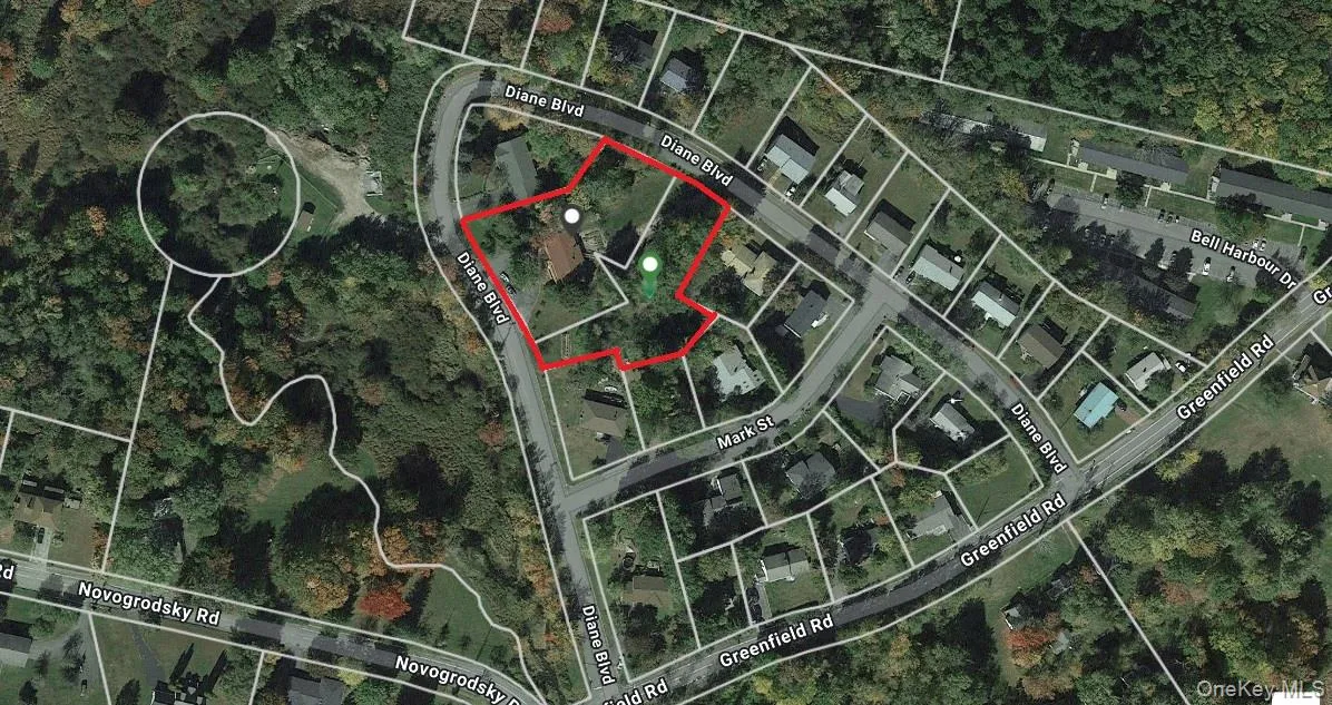 Approximate boundaries of MLS 803737 and MLS 985330 combined for a total of 1.26 acres. Approximate boundaries of MLS 803737 and MLS 985330 combined for a total of 1.26 acres.