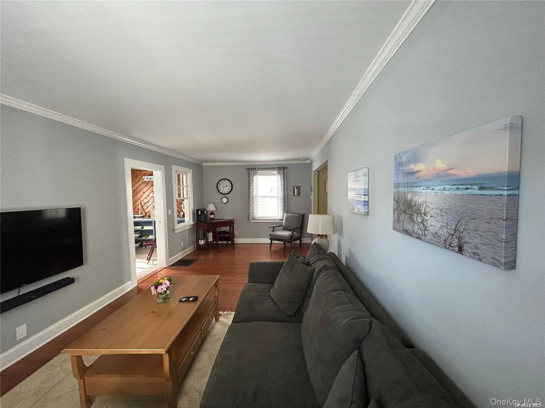 Living Area/ Charging Station Living Area/ Charging Station