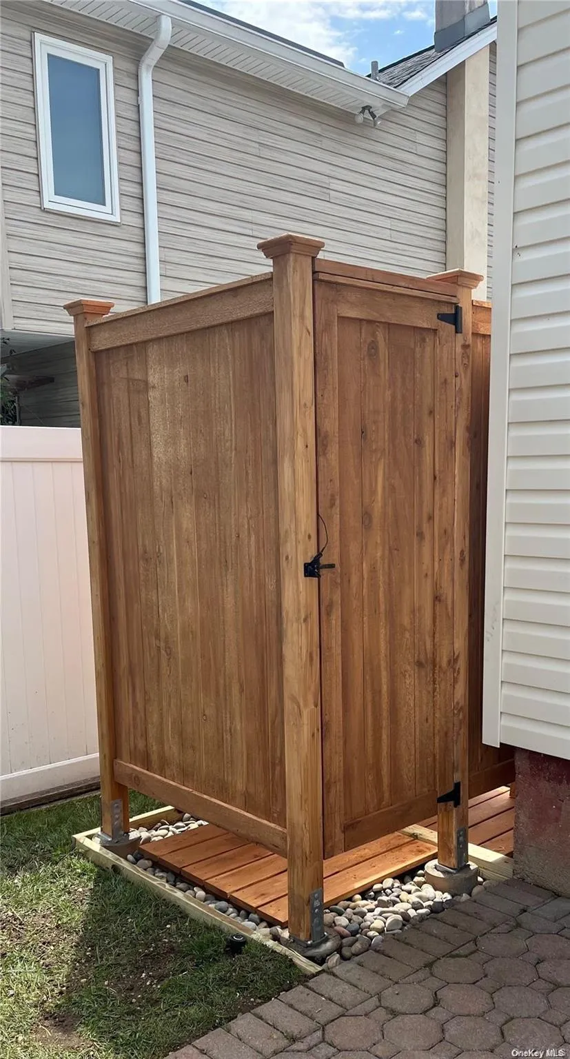 23 Locust Avenue, Oyster Bay, NY, 2 Bedrooms Bedrooms, 5 Rooms Rooms,2 BathroomsBathrooms,Residential Lease,Idx,Locust,0,805906 23 Locust Avenue, Oyster Bay, NY, 2 Bedrooms Bedrooms, 5 Rooms Rooms,2 BathroomsBathrooms,Residential Lease,Idx,Locust,0,805906