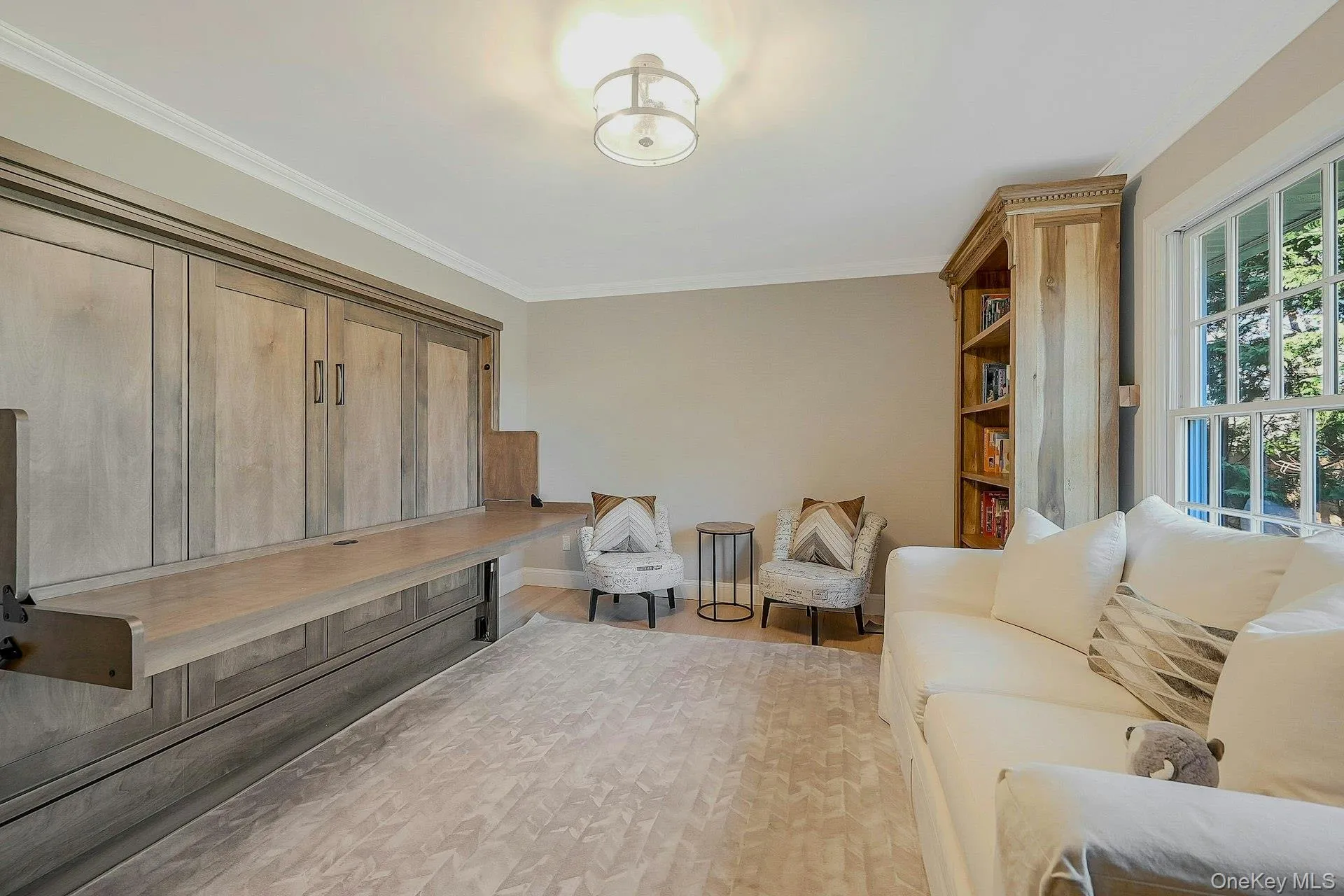 Lounge/game room with Murphy bed Lounge/game room with Murphy bed