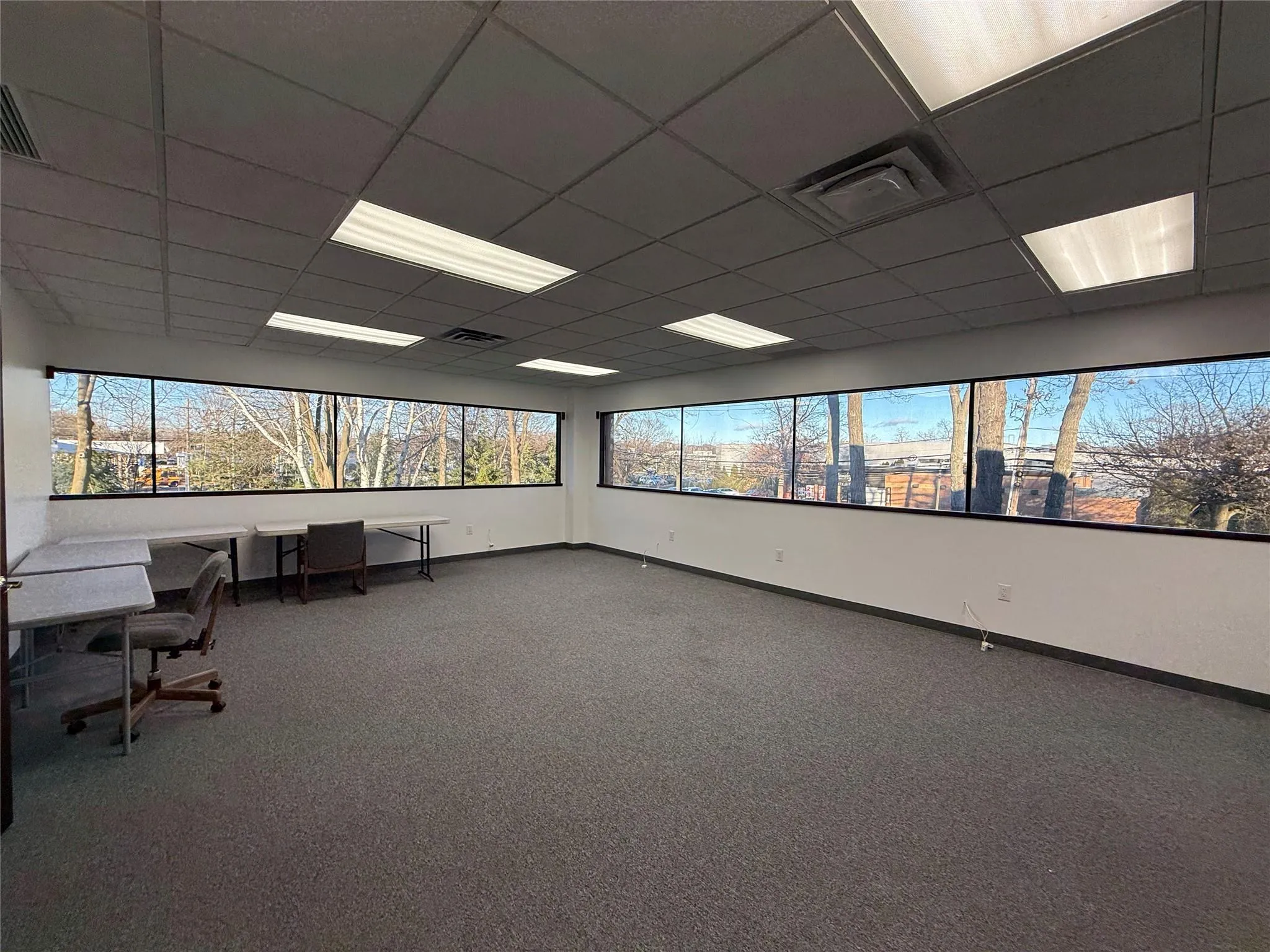 Corner office with windows Corner office with windows