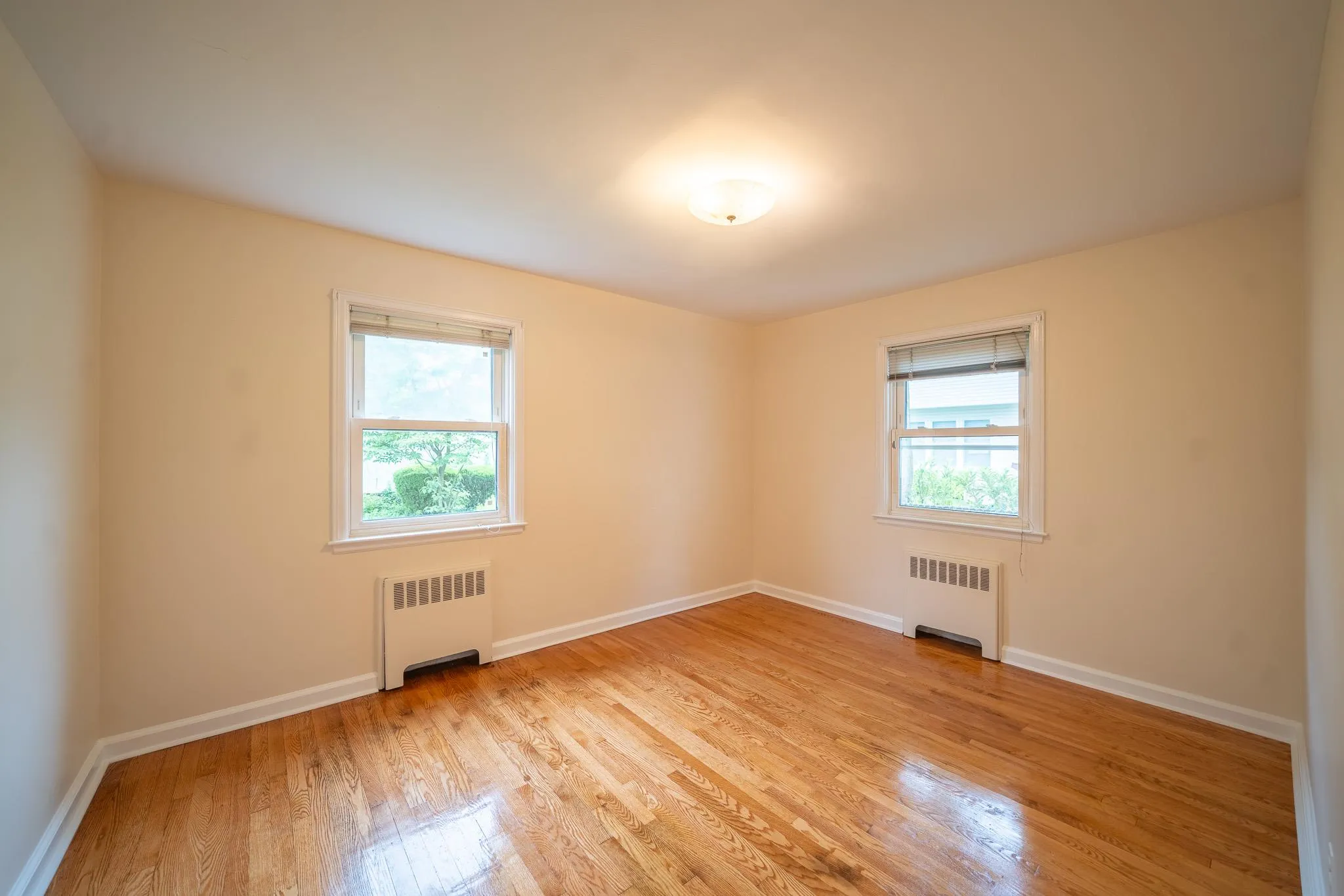 2 John Street, North Hempstead, NY, 4 Bedrooms Bedrooms, 6 Rooms Rooms,2 BathroomsBathrooms,Residential Lease,Idx,John,0,811851 2 John Street, North Hempstead, NY, 4 Bedrooms Bedrooms, 6 Rooms Rooms,2 BathroomsBathrooms,Residential Lease,Idx,John,0,811851