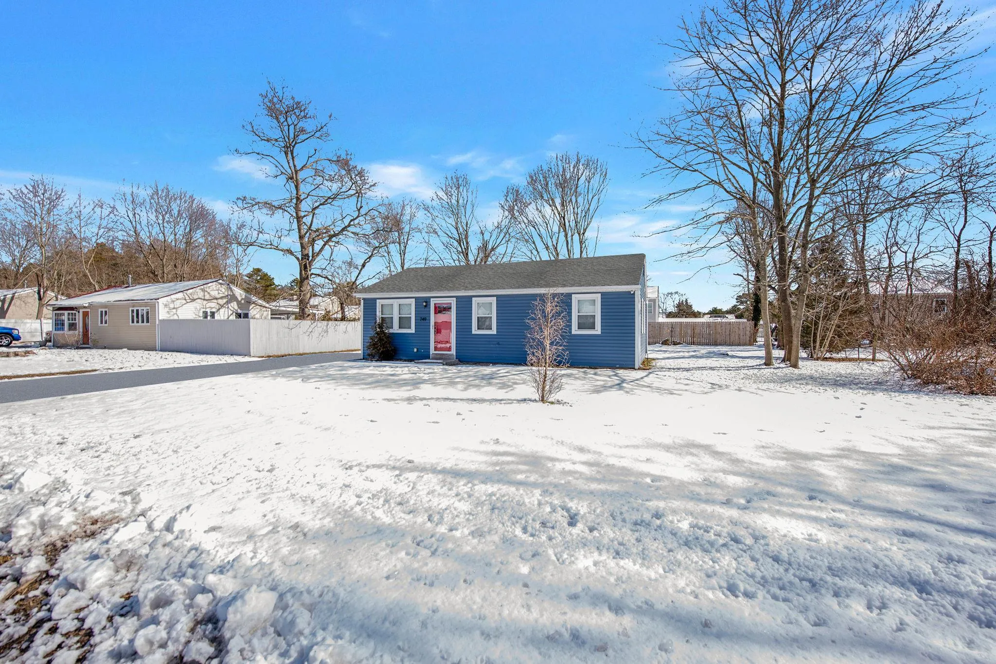 Single story home featuring an outdoor structure Single story home featuring an outdoor structure