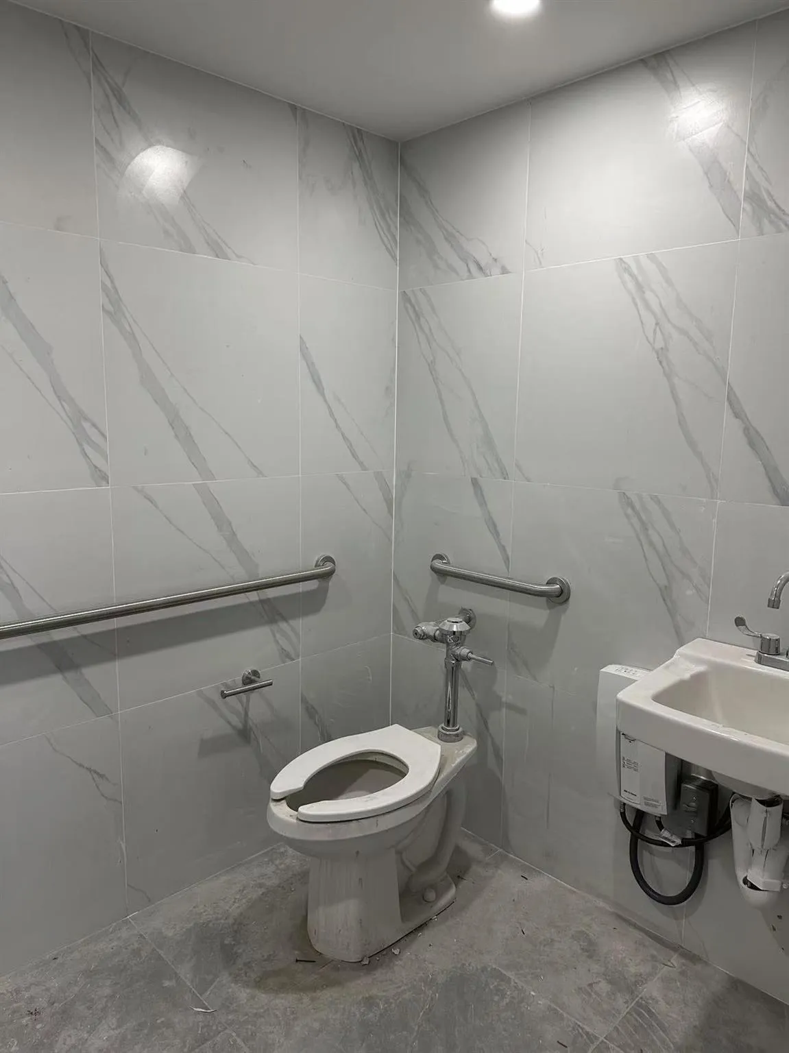 Bathroom with toilet Bathroom with toilet