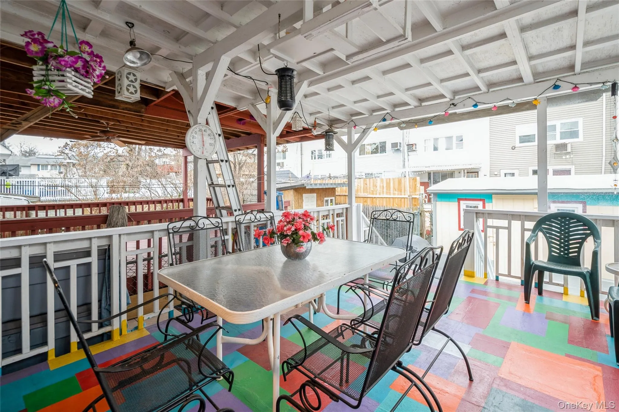 Relax or entertain on this fun deck! Relax or entertain on this fun deck!
