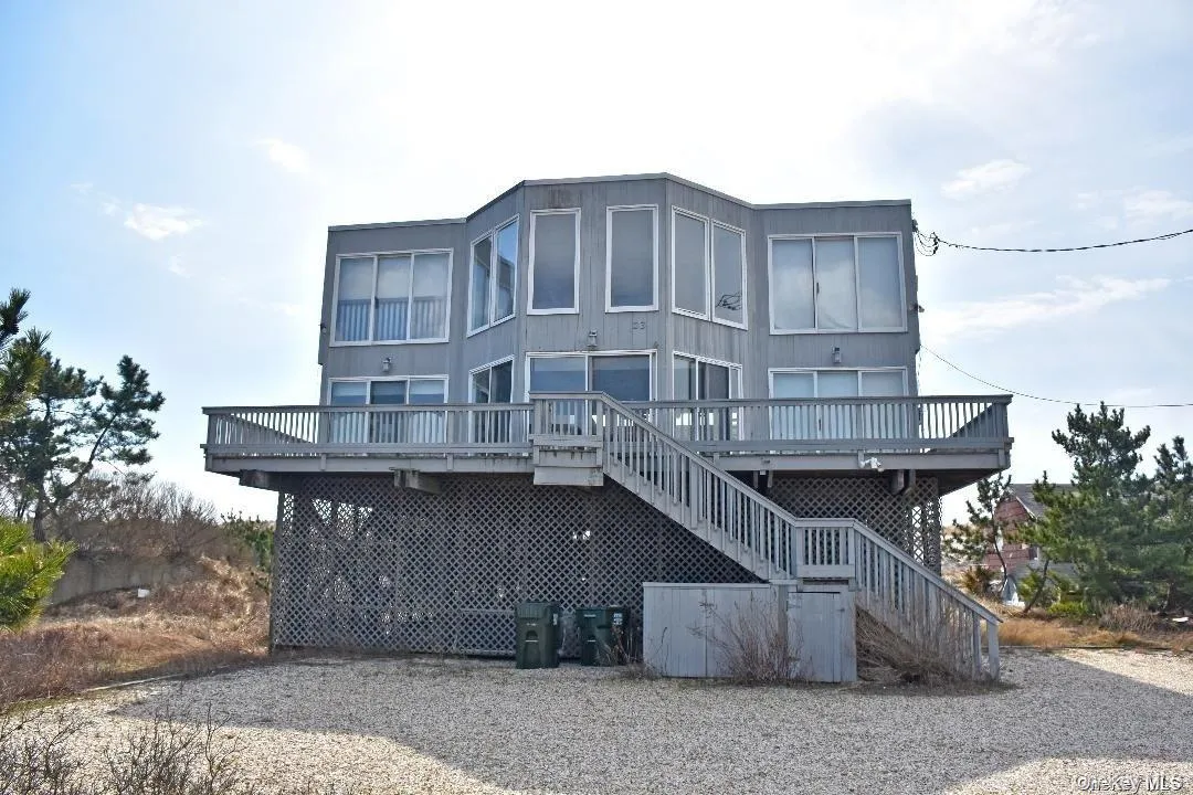 a BIG BEACH HOUSE ON THE OCEAN!! a BIG BEACH HOUSE ON THE OCEAN!!