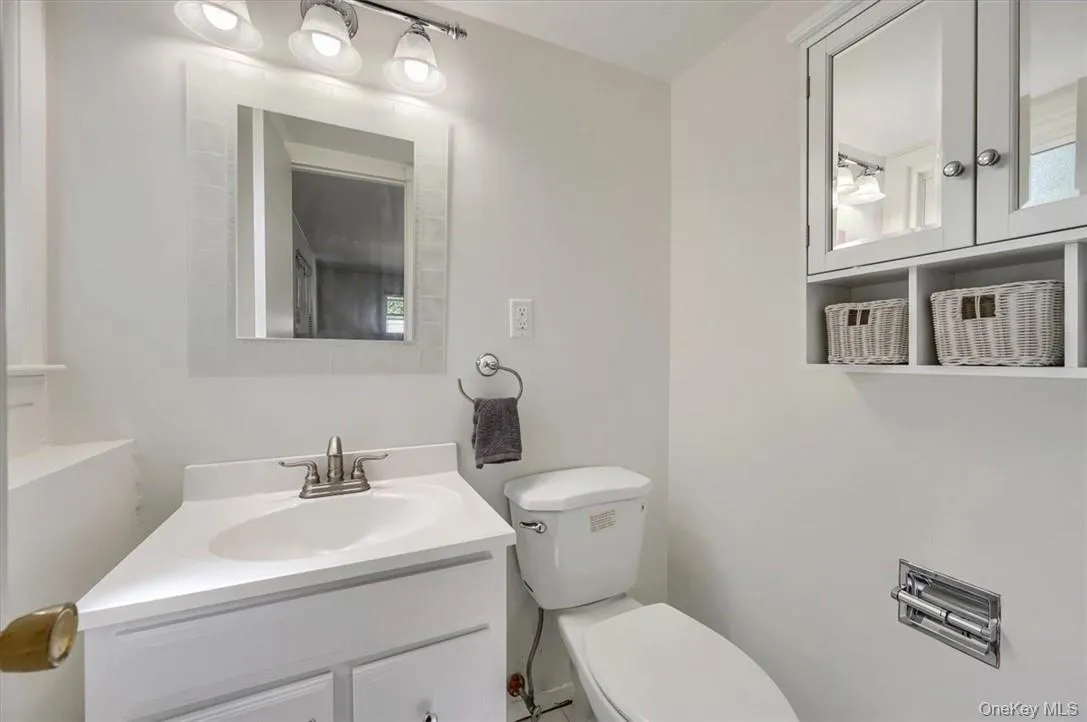 31 Gleason Drive, Haverstraw, NY, 5 Bedrooms Bedrooms, 9 Rooms Rooms,2 BathroomsBathrooms,Residential Lease,For Rent,Gleason,0,814593 31 Gleason Drive, Haverstraw, NY, 5 Bedrooms Bedrooms, 9 Rooms Rooms,2 BathroomsBathrooms,Residential Lease,For Rent,Gleason,0,814593