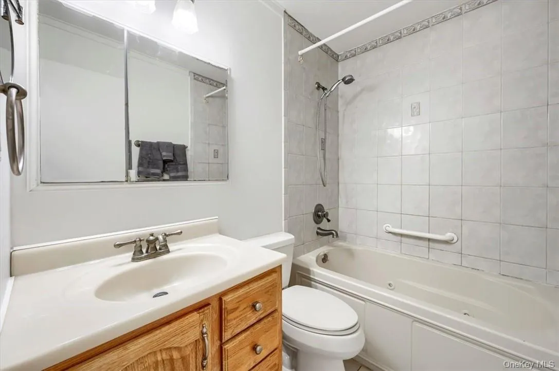 31 Gleason Drive, Haverstraw, NY, 5 Bedrooms Bedrooms, 9 Rooms Rooms,2 BathroomsBathrooms,Residential Lease,For Rent,Gleason,0,814593 31 Gleason Drive, Haverstraw, NY, 5 Bedrooms Bedrooms, 9 Rooms Rooms,2 BathroomsBathrooms,Residential Lease,For Rent,Gleason,0,814593