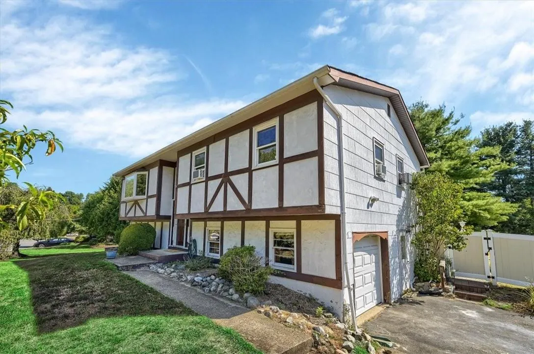 31 Gleason Drive, Haverstraw, NY, 5 Bedrooms Bedrooms, 9 Rooms Rooms,2 BathroomsBathrooms,Residential Lease,Idx,Gleason,814593 31 Gleason Drive, Haverstraw, NY, 5 Bedrooms Bedrooms, 9 Rooms Rooms,2 BathroomsBathrooms,Residential Lease,Idx,Gleason,814593