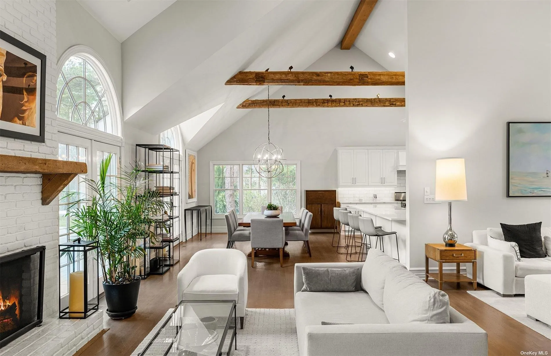 LIVING AREA LIVING AREA