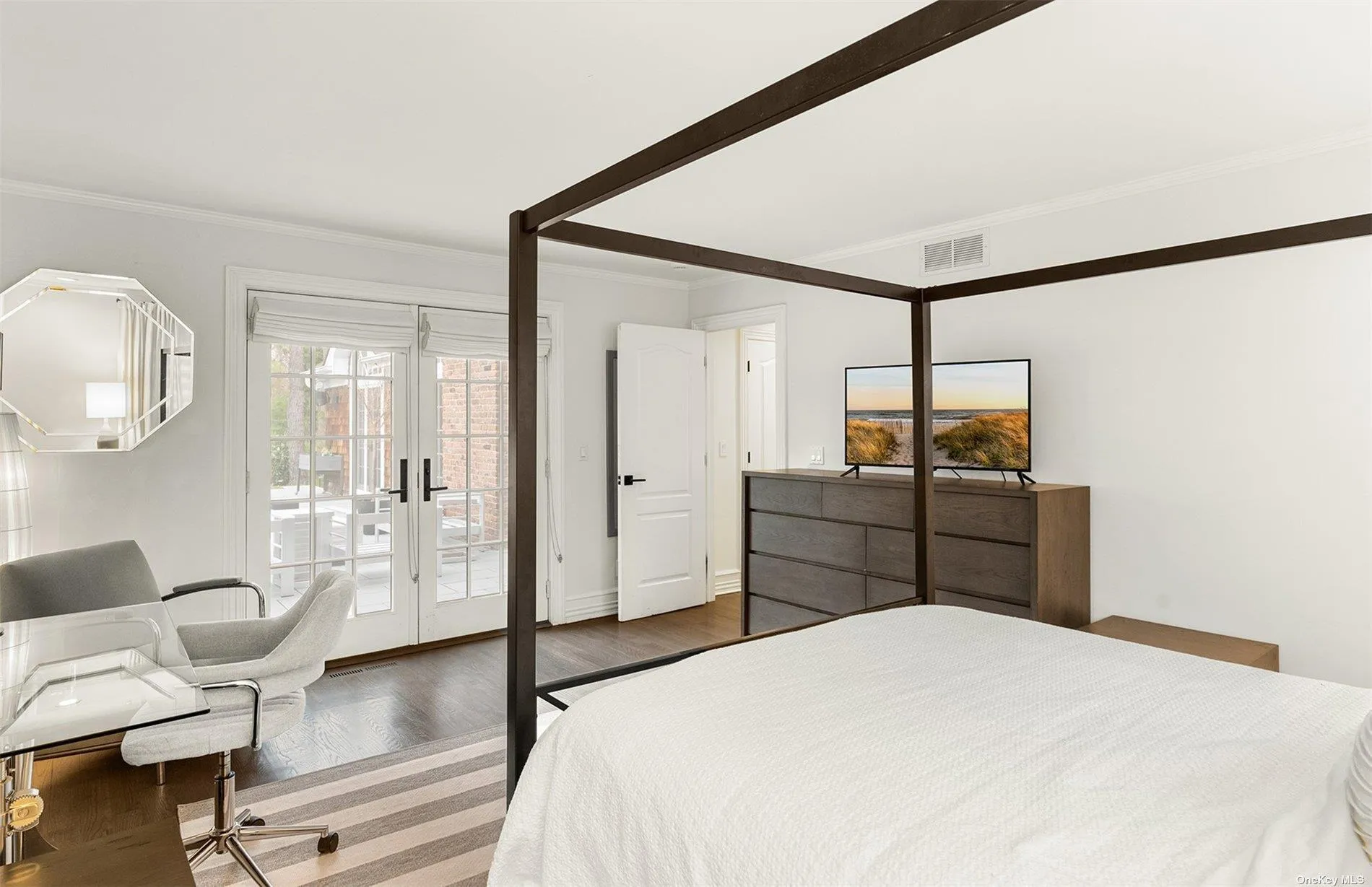 1ST FLOOR SUITE 1ST FLOOR SUITE