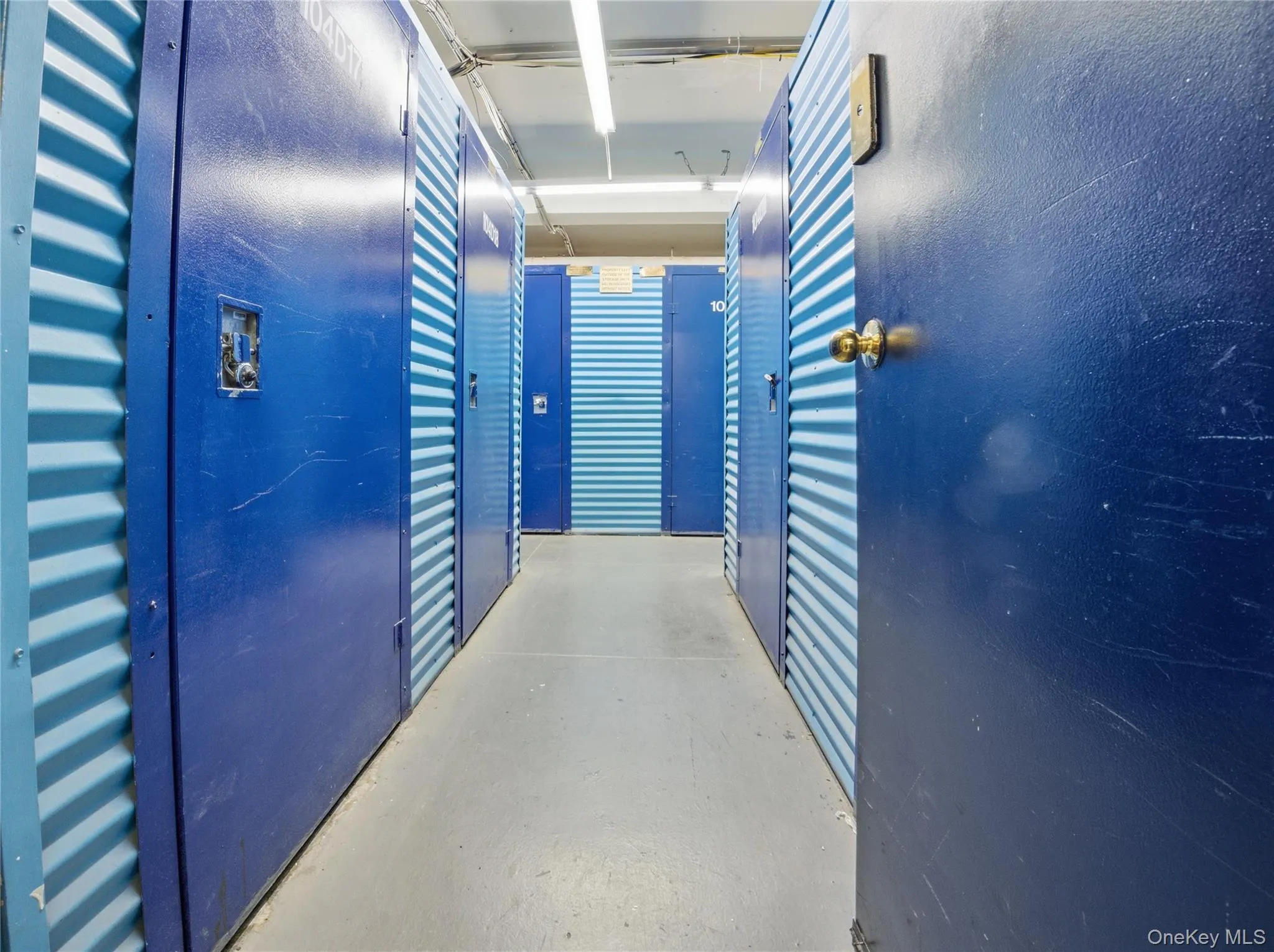 Hall with concrete flooring Hall with concrete flooring