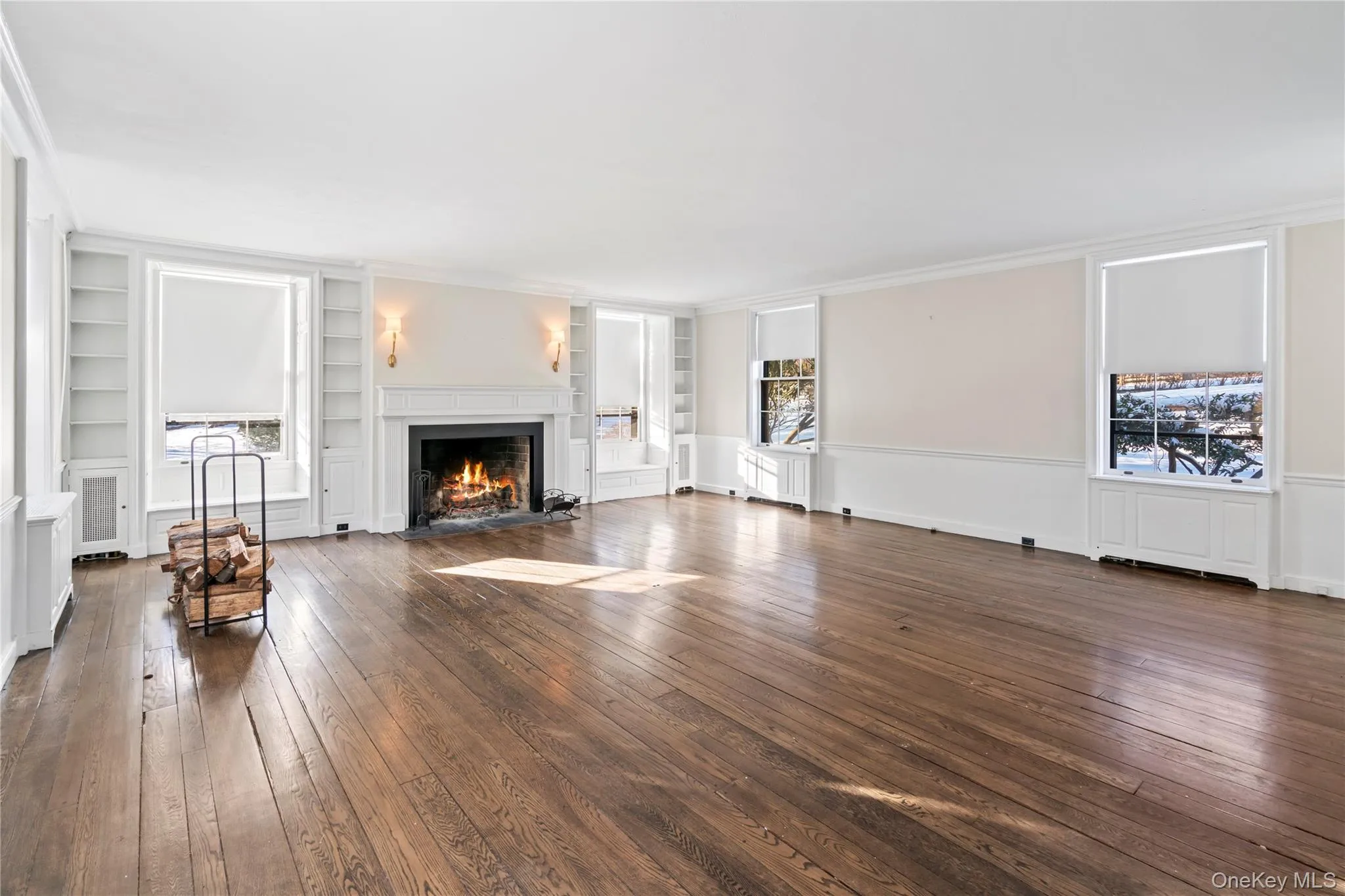 Generous Den | Fireplace Generous Den | Fireplace