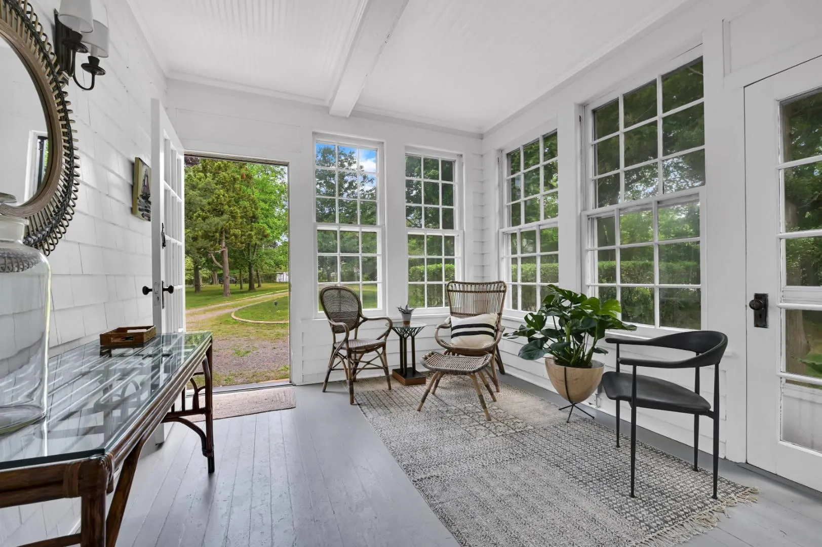 Sunroom with beam ceiling Sunroom with beam ceiling