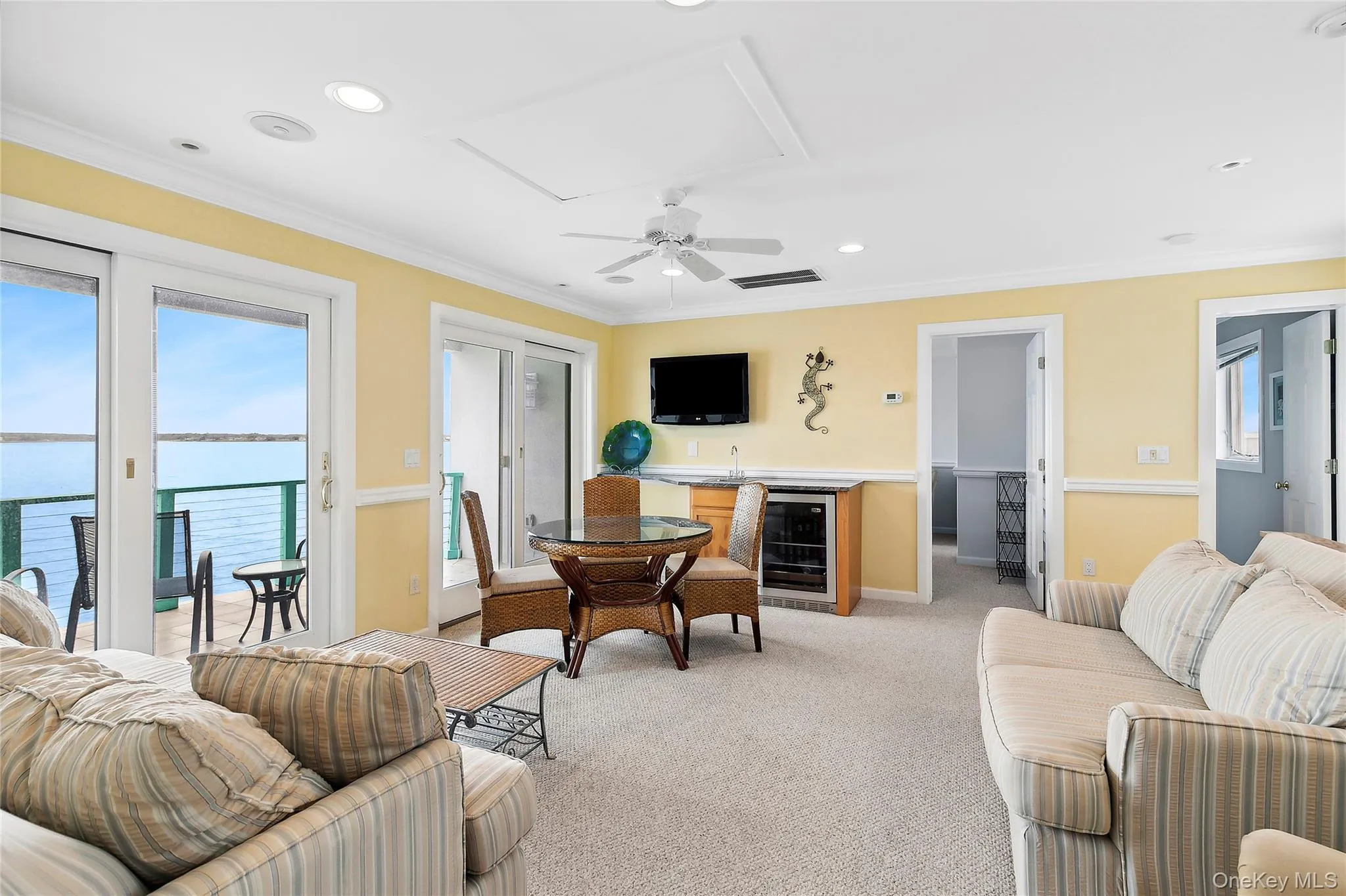 2nd floor Living Area 2nd floor Living Area