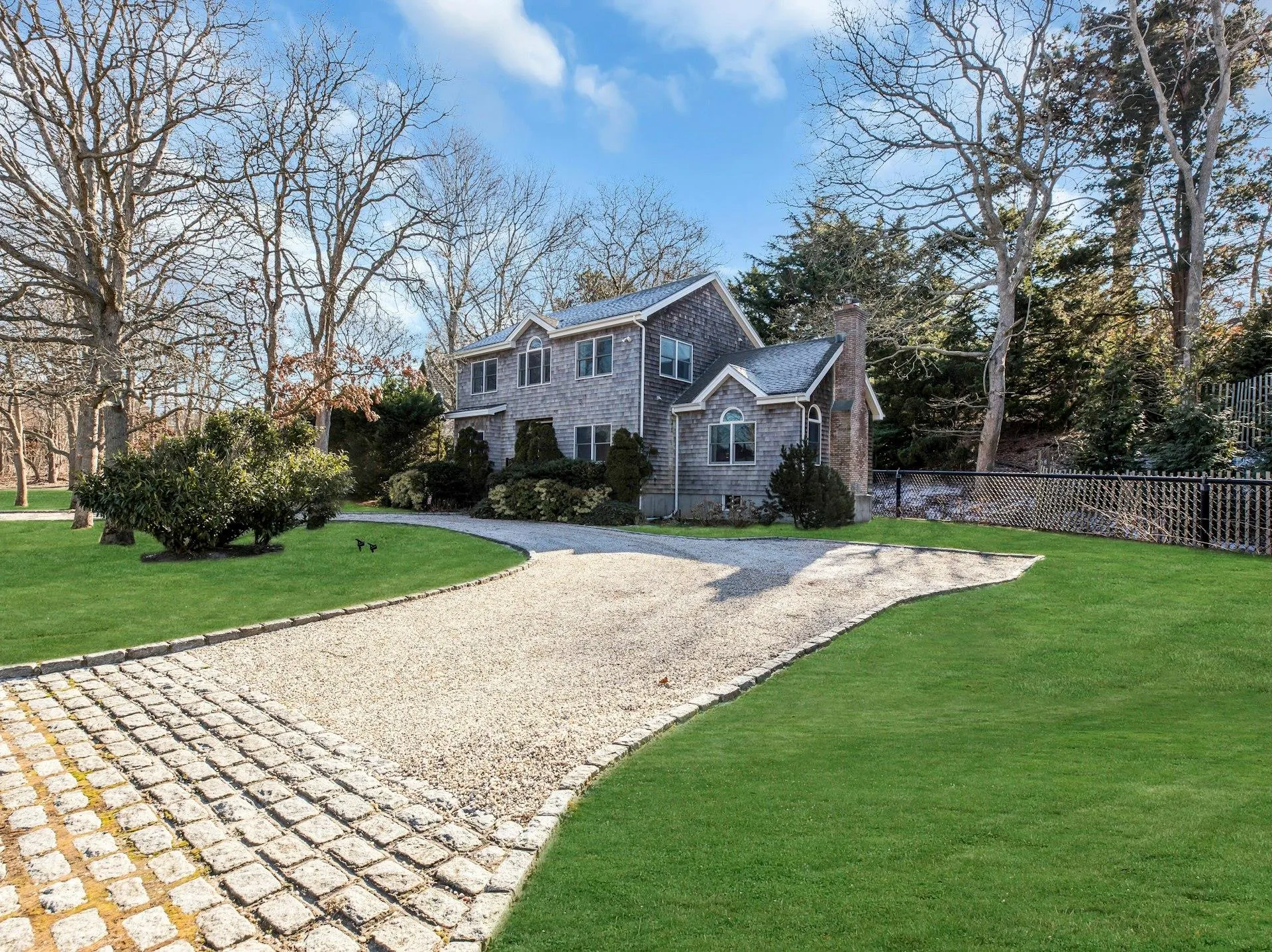View of front property featuring a front yard View of front property featuring a front yard