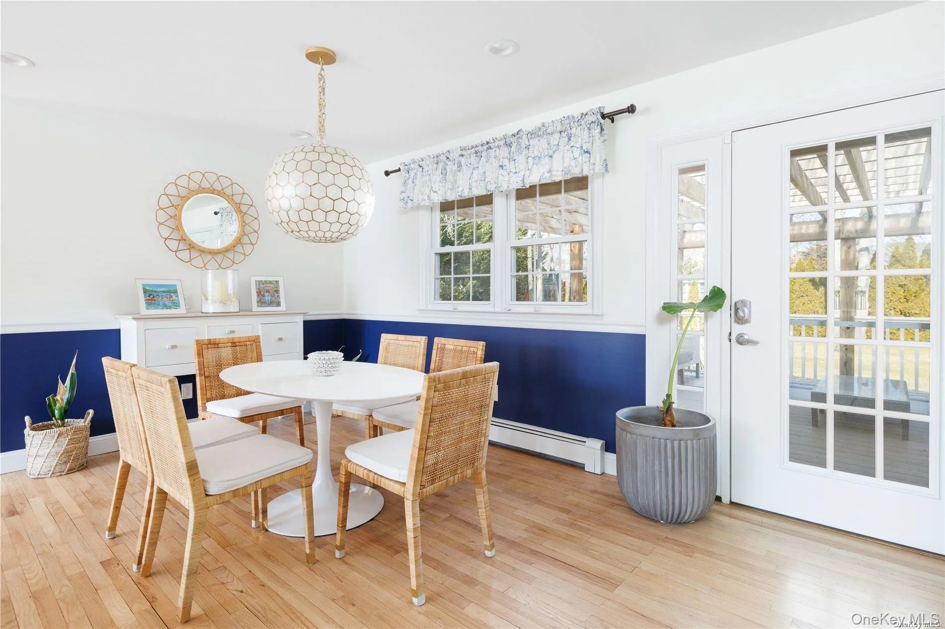 129 Lynncliff Road, Southampton, NY, 3 Bedrooms Bedrooms, 8 Rooms Rooms,3 BathroomsBathrooms,Residential Lease,For Rent,Lynncliff,0,820823 129 Lynncliff Road, Southampton, NY, 3 Bedrooms Bedrooms, 8 Rooms Rooms,3 BathroomsBathrooms,Residential Lease,For Rent,Lynncliff,0,820823