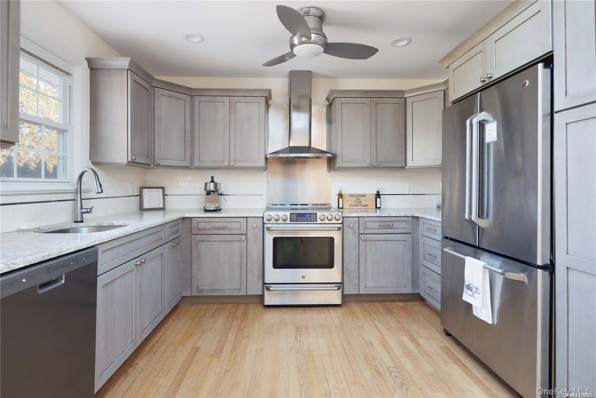 129 Lynncliff Road, Southampton, NY, 3 Bedrooms Bedrooms, 8 Rooms Rooms,3 BathroomsBathrooms,Residential Lease,For Rent,Lynncliff,0,820823 129 Lynncliff Road, Southampton, NY, 3 Bedrooms Bedrooms, 8 Rooms Rooms,3 BathroomsBathrooms,Residential Lease,For Rent,Lynncliff,0,820823