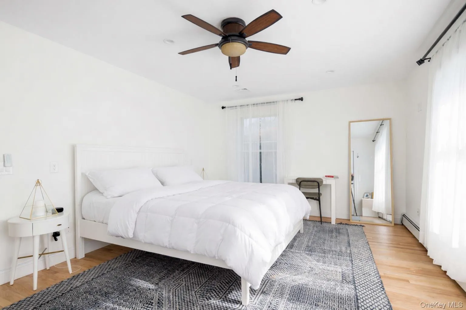 129 Lynncliff Road, Southampton, NY, 3 Bedrooms Bedrooms, 8 Rooms Rooms,3 BathroomsBathrooms,Residential Lease,For Rent,Lynncliff,0,820823 129 Lynncliff Road, Southampton, NY, 3 Bedrooms Bedrooms, 8 Rooms Rooms,3 BathroomsBathrooms,Residential Lease,For Rent,Lynncliff,0,820823