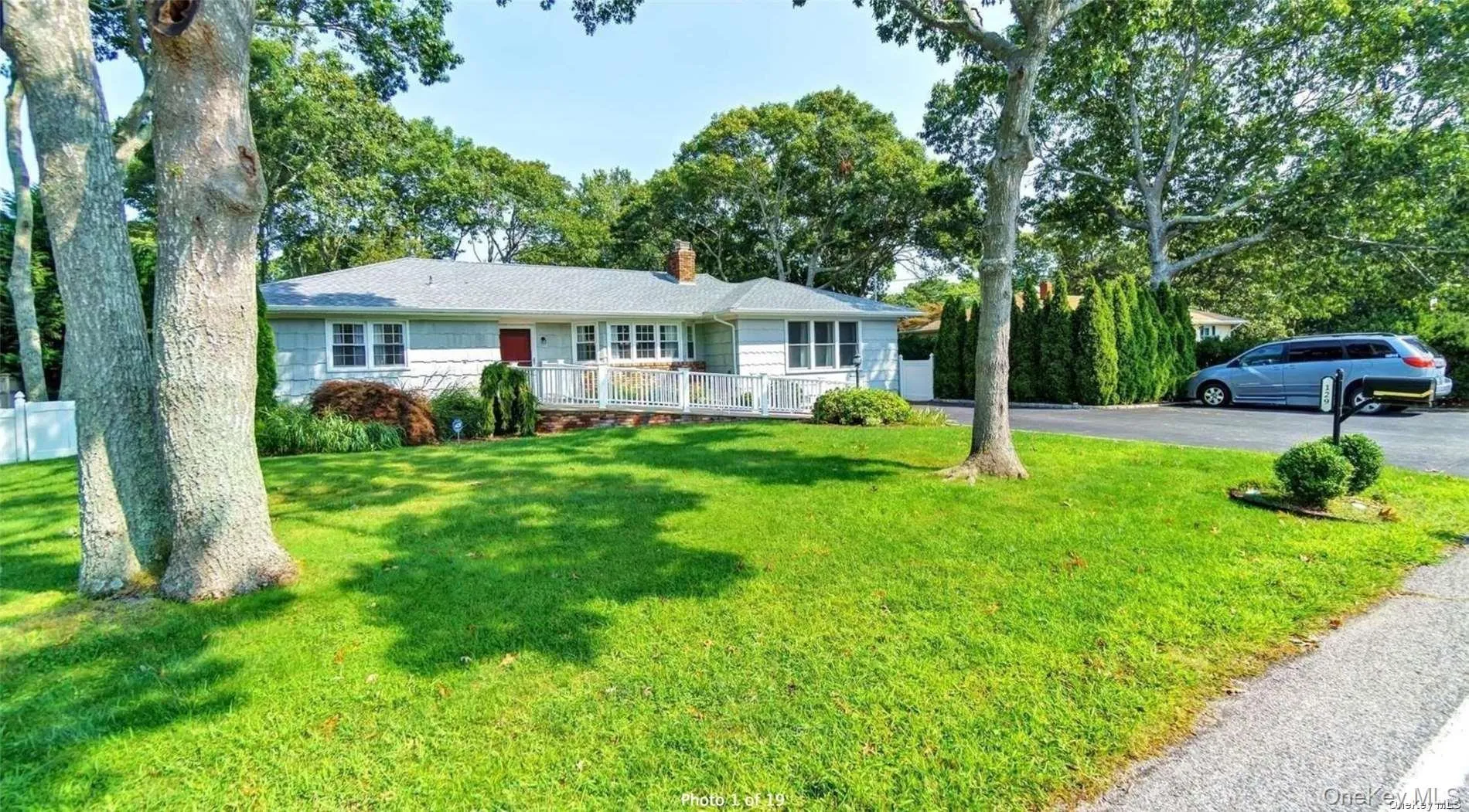 129 Lynncliff Road, Southampton, NY, 3 Bedrooms Bedrooms, 8 Rooms Rooms,3 BathroomsBathrooms,Residential Lease,For Rent,Lynncliff,0,820823 129 Lynncliff Road, Southampton, NY, 3 Bedrooms Bedrooms, 8 Rooms Rooms,3 BathroomsBathrooms,Residential Lease,For Rent,Lynncliff,0,820823