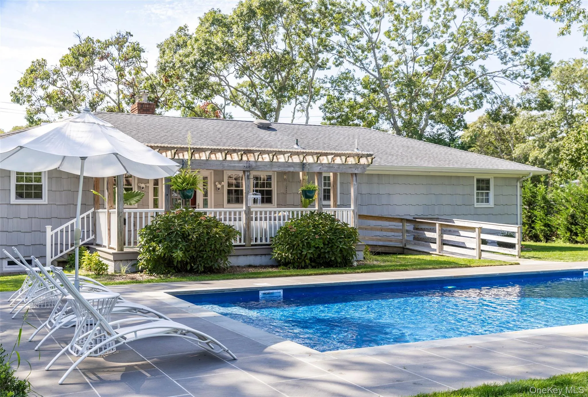 129 Lynncliff Road, Southampton, New York 11946