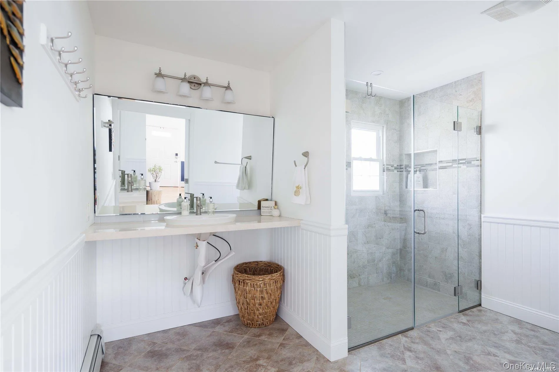 129 Lynncliff Road, Southampton, NY, 3 Bedrooms Bedrooms, 8 Rooms Rooms,3 BathroomsBathrooms,Residential Lease,For Rent,Lynncliff,0,820823 129 Lynncliff Road, Southampton, NY, 3 Bedrooms Bedrooms, 8 Rooms Rooms,3 BathroomsBathrooms,Residential Lease,For Rent,Lynncliff,0,820823