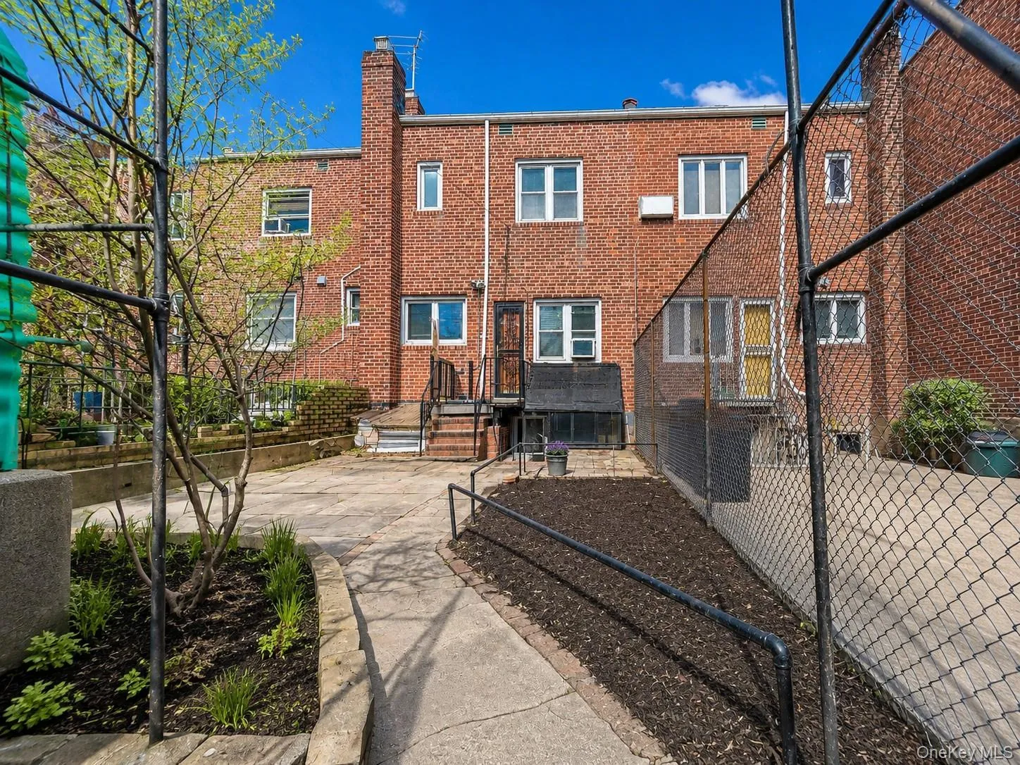 8414 Eliot Avenue, New York, NY, 3 Bedrooms Bedrooms, 8 Rooms Rooms,1 BathroomBathrooms,Residential,For Rent,Eliot,0,820955 8414 Eliot Avenue, New York, NY, 3 Bedrooms Bedrooms, 8 Rooms Rooms,1 BathroomBathrooms,Residential,For Rent,Eliot,0,820955