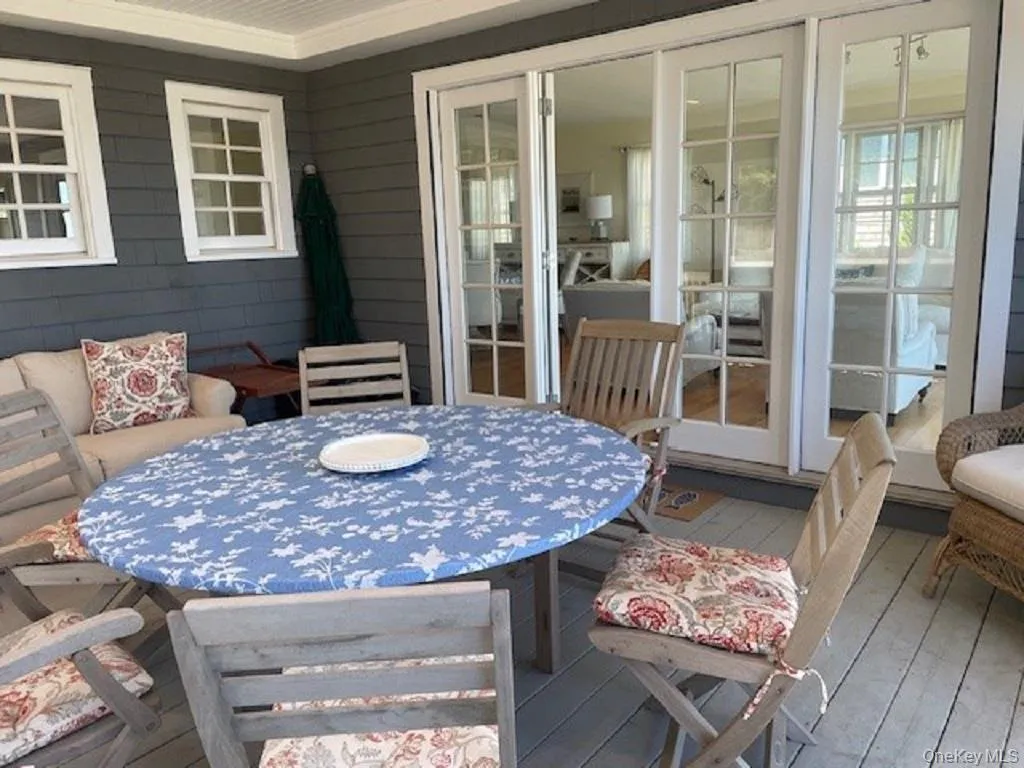 21 Bayside Avenue, Southampton, NY, 4 Bedrooms Bedrooms, 7 Rooms Rooms,3 BathroomsBathrooms,Residential Lease,For Rent,Bayside,0,821726 21 Bayside Avenue, Southampton, NY, 4 Bedrooms Bedrooms, 7 Rooms Rooms,3 BathroomsBathrooms,Residential Lease,For Rent,Bayside,0,821726