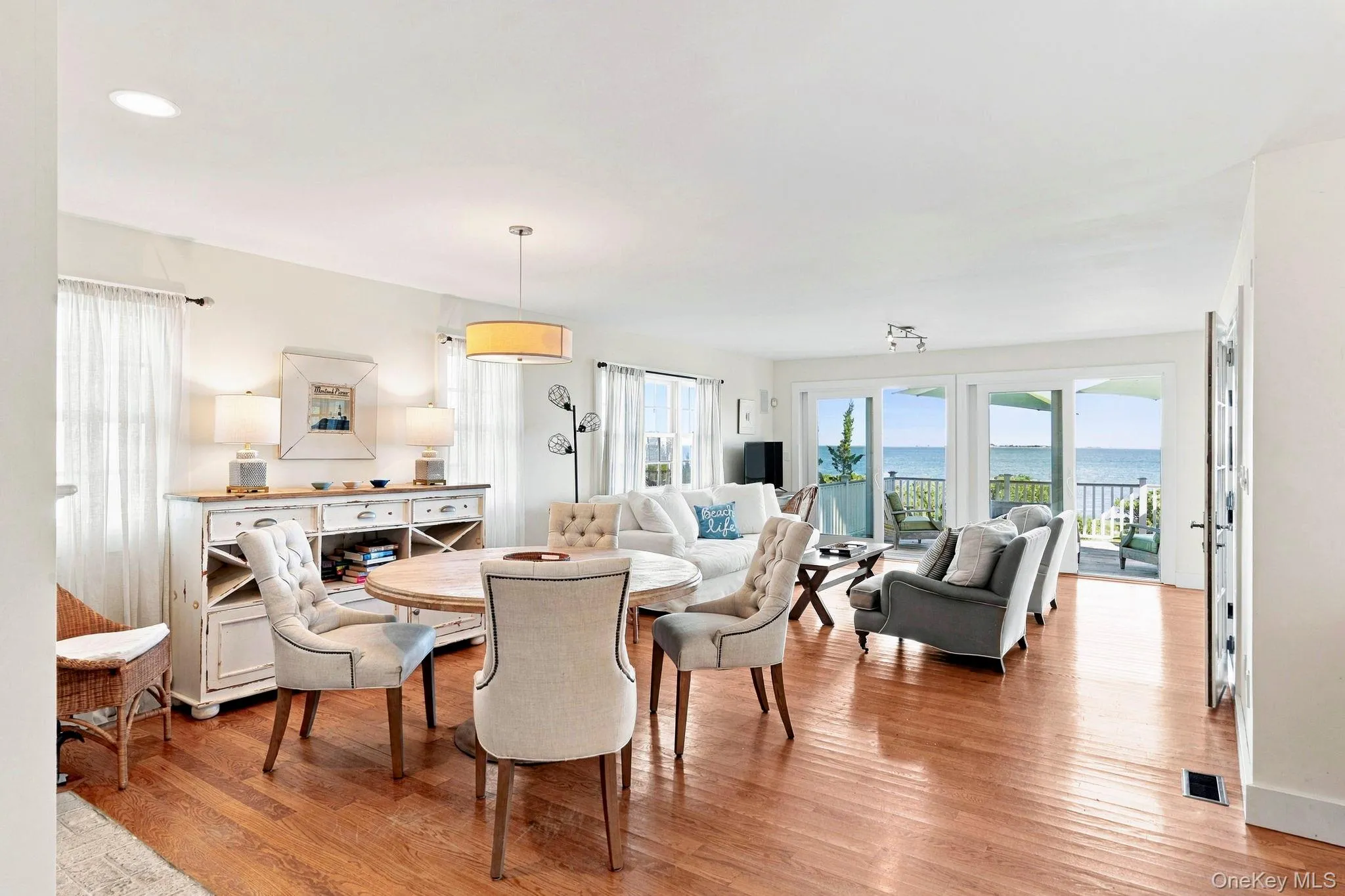 21 Bayside Avenue, Southampton, NY, 4 Bedroom Bedrooms, 7 Room Rooms,3 BathroomBathrooms,Residential Lease,For Rent,Bayside,0,821726 21 Bayside Avenue, Southampton, NY, 4 Bedroom Bedrooms, 7 Room Rooms,3 BathroomBathrooms,Residential Lease,For Rent,Bayside,0,821726