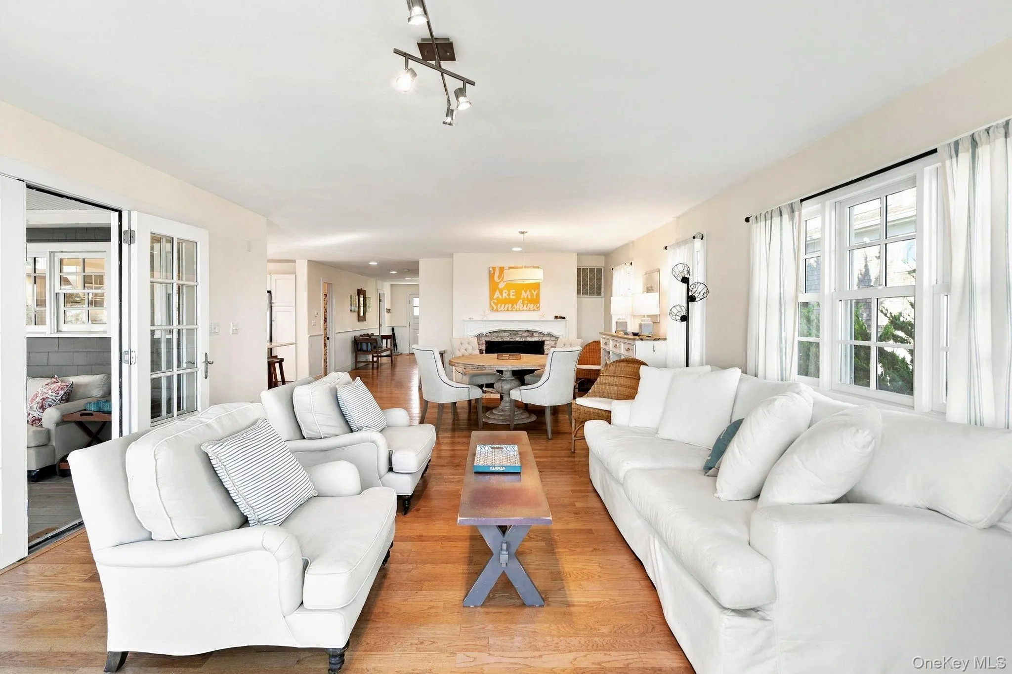 21 Bayside Avenue, Southampton, NY, 4 Bedroom Bedrooms, 7 Room Rooms,3 BathroomBathrooms,Residential Lease,For Rent,Bayside,0,821726 21 Bayside Avenue, Southampton, NY, 4 Bedroom Bedrooms, 7 Room Rooms,3 BathroomBathrooms,Residential Lease,For Rent,Bayside,0,821726