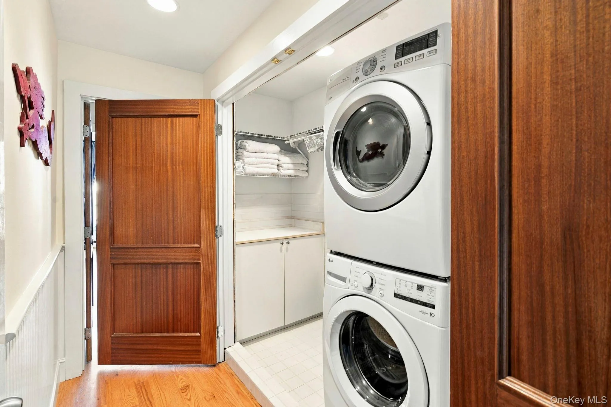21 Bayside Avenue, Southampton, NY, 4 Bedroom Bedrooms, 7 Room Rooms,3 BathroomBathrooms,Residential Lease,For Rent,Bayside,0,821726 21 Bayside Avenue, Southampton, NY, 4 Bedroom Bedrooms, 7 Room Rooms,3 BathroomBathrooms,Residential Lease,For Rent,Bayside,0,821726