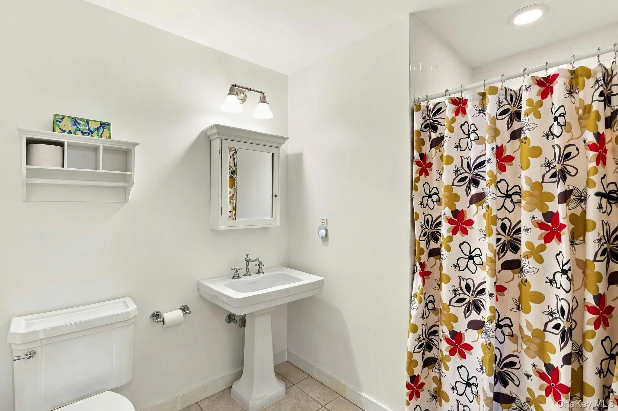 21 Bayside Avenue, Southampton, NY, 4 Bedroom Bedrooms, 7 Room Rooms,3 BathroomBathrooms,Residential Lease,For Rent,Bayside,0,821726 21 Bayside Avenue, Southampton, NY, 4 Bedroom Bedrooms, 7 Room Rooms,3 BathroomBathrooms,Residential Lease,For Rent,Bayside,0,821726