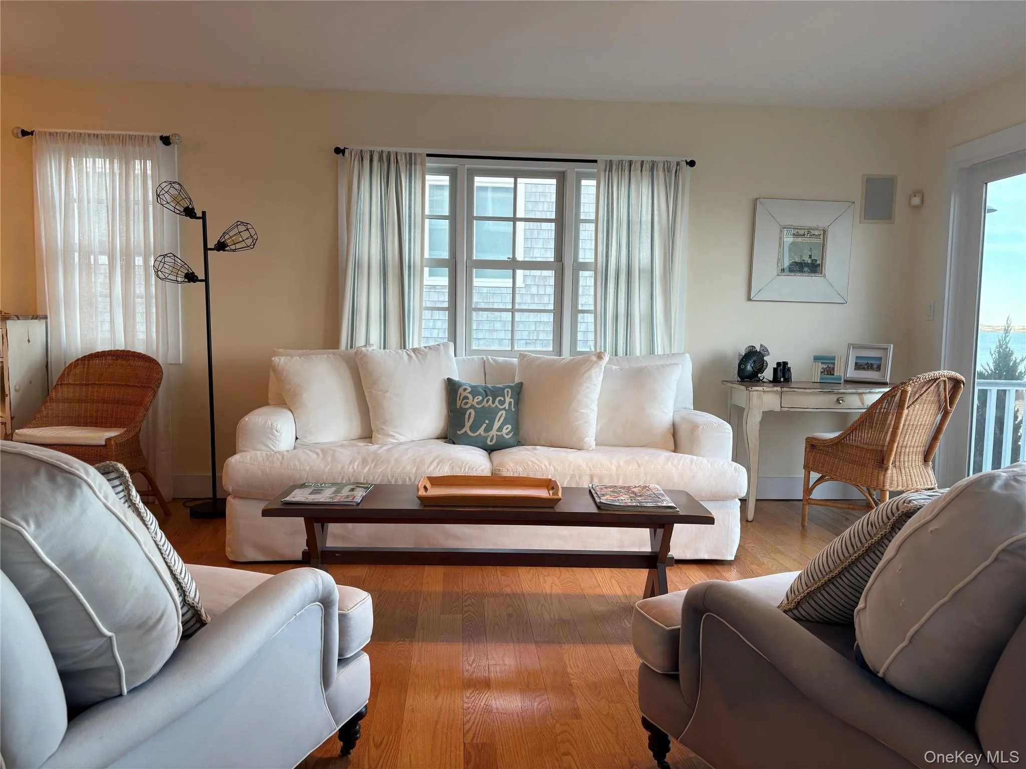 21 Bayside Avenue, Southampton, NY, 4 Bedrooms Bedrooms, 7 Rooms Rooms,3 BathroomsBathrooms,Residential Lease,Idx,Bayside,0,821726 21 Bayside Avenue, Southampton, NY, 4 Bedrooms Bedrooms, 7 Rooms Rooms,3 BathroomsBathrooms,Residential Lease,Idx,Bayside,0,821726