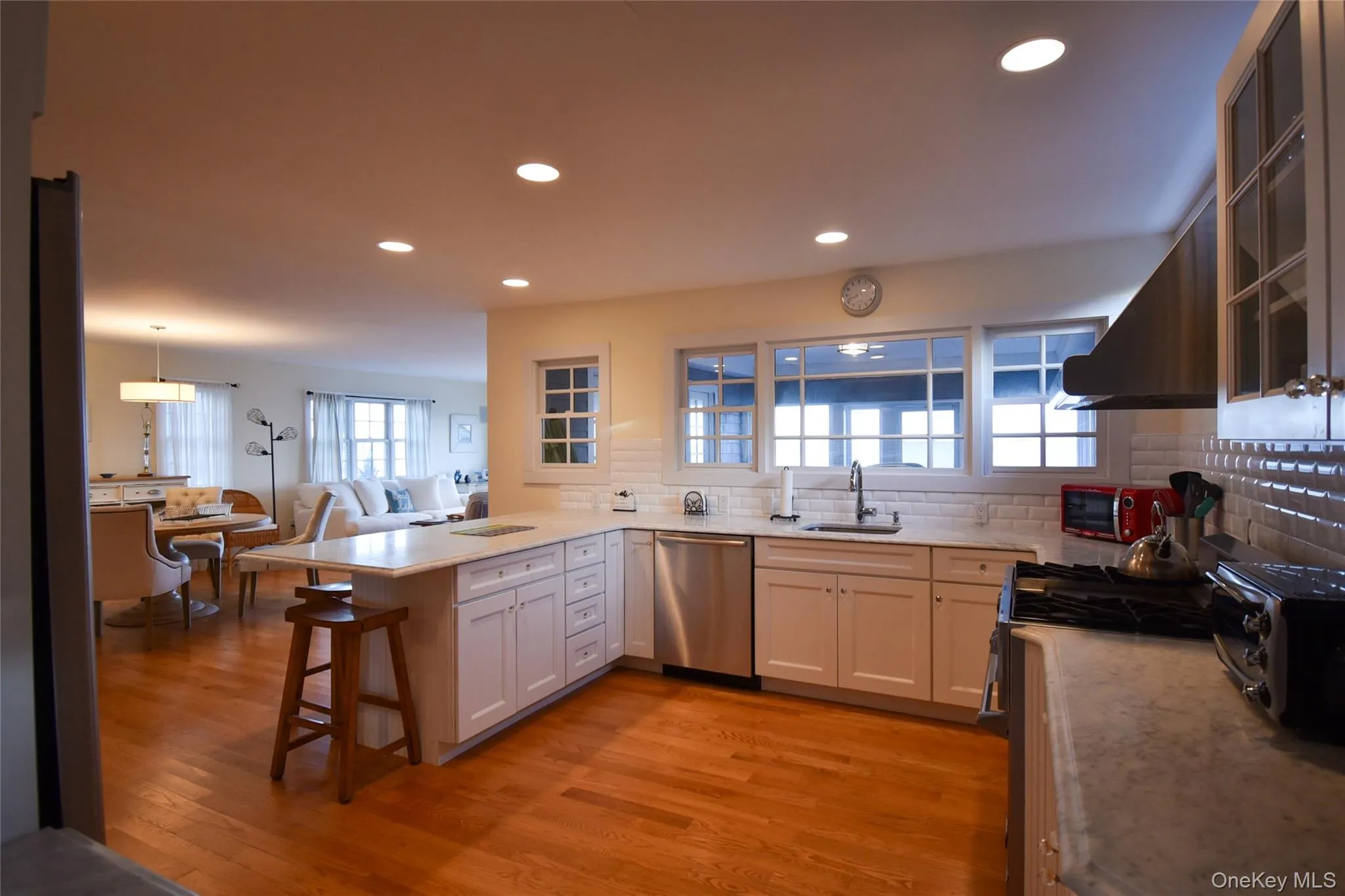 21 Bayside Avenue, Southampton, NY, 4 Bedrooms Bedrooms, 7 Rooms Rooms,3 BathroomsBathrooms,Residential Lease,Idx,Bayside,0,821726 21 Bayside Avenue, Southampton, NY, 4 Bedrooms Bedrooms, 7 Rooms Rooms,3 BathroomsBathrooms,Residential Lease,Idx,Bayside,0,821726