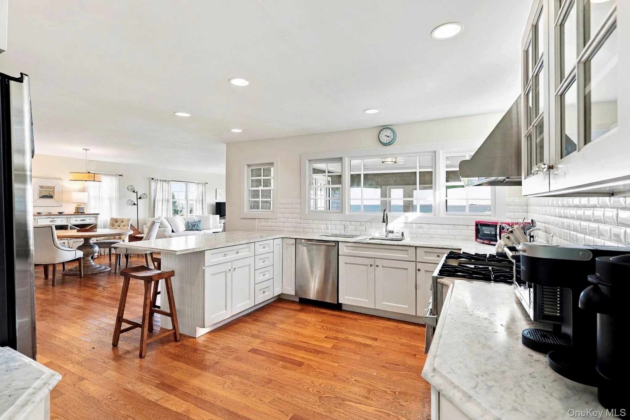21 Bayside Avenue, Southampton, NY, 4 Bedroom Bedrooms, 7 Room Rooms,3 BathroomBathrooms,Residential Lease,For Rent,Bayside,0,821726 21 Bayside Avenue, Southampton, NY, 4 Bedroom Bedrooms, 7 Room Rooms,3 BathroomBathrooms,Residential Lease,For Rent,Bayside,0,821726