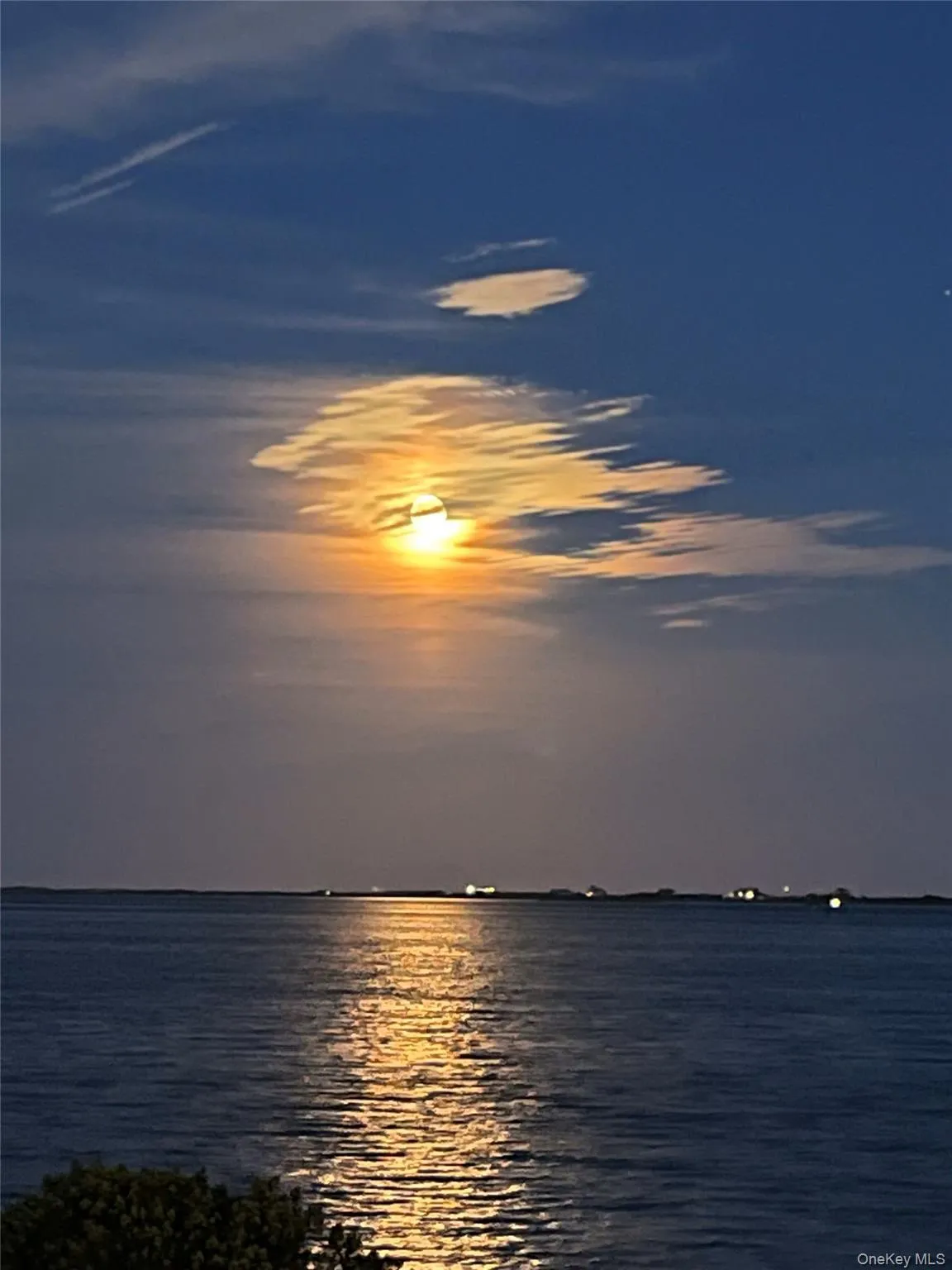 21 Bayside Avenue, Southampton, NY, 4 Bedrooms Bedrooms, 7 Rooms Rooms,3 BathroomsBathrooms,Residential Lease,For Rent,Bayside,0,821726 21 Bayside Avenue, Southampton, NY, 4 Bedrooms Bedrooms, 7 Rooms Rooms,3 BathroomsBathrooms,Residential Lease,For Rent,Bayside,0,821726
