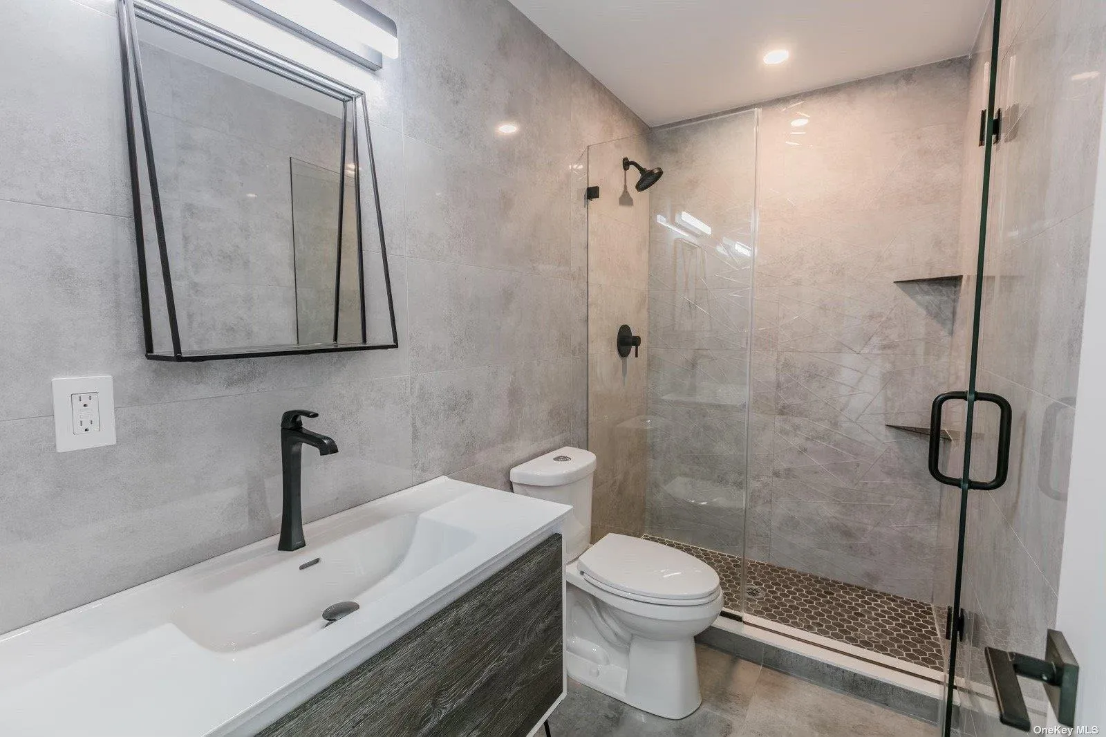 Full Bathroom Full Bathroom