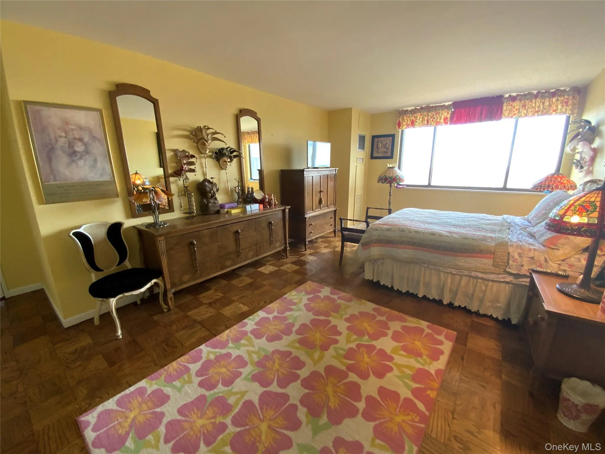 Bedroom featuring baseboards Bedroom featuring baseboards