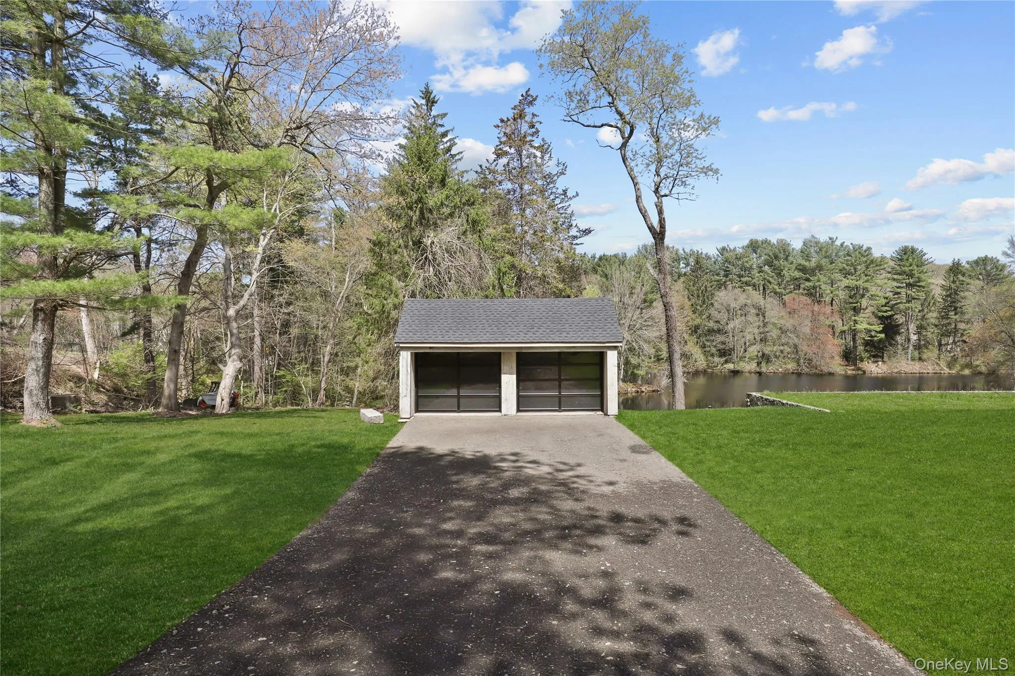 Additional 2 car detached garage with separate gated entrance Additional 2 car detached garage with separate gated entrance