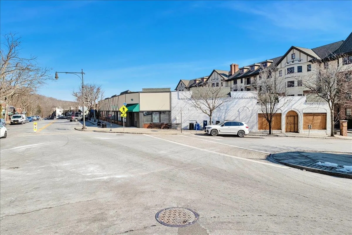The retail anchor of Garth Road The retail anchor of Garth Road